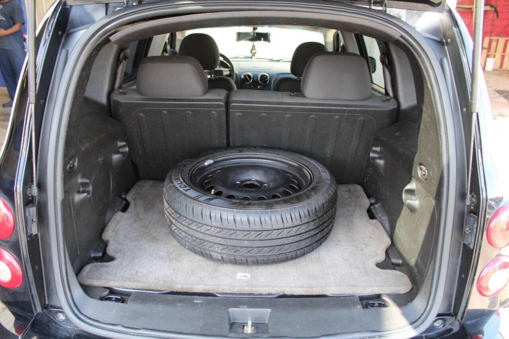 2009 Black /Gray Cloth Interior Chevrolet HHR LS (3GNCA33B09S) with an 2.2L L4 DOHC 16V engine, 5-Speed Manual transmission, located at 4301 NW 39th , Oklahoma City, OK, 73112, (405) 949-5600, 35.512135, -97.598671 - NO DRIVERS LICENCE - NO FULL COVERAGE INSURANCE - NO CREDIT CHECK. COME ON OVER TO SUPERSPORTS AND TAKE A LOOK AND TEST DRIVE PLEASE GIVE US A CALL AT (405) 949-5600. NO LICENCIA DE MANEJAR - NO SEGURO DE COBERTURA TOTAL - NO VERIFICACION DE CREDITO. POR FAVOR VENGAN A SUPERSPORTS, HECHE - Photo#11
