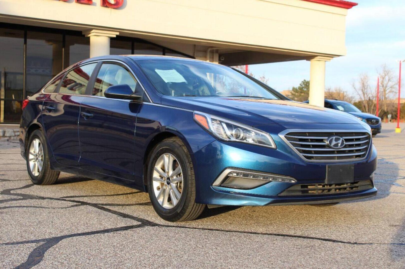 2015 Blue Hyundai Sonata ECO (5NPE24AF3FH) with an 1.6L L4 DOHC 16V engine, 7-Speed Automatic transmission, located at 4301 NW 39th , Oklahoma City, OK, 73112, (405) 949-5600, 35.512135, -97.598671 - NO DRIVERS LICENCE NO-FULL COVERAGE INSURANCE-NO CREDIT CHECK. COME ON OVER TO SUPERSPORTS AND TAKE A LOOK AND TEST DRIVE. PLEASE GIVE US A CALL AT (405) 949-5600. NO LICENSIA DE MANEJAR- NO SEGURO DE COBERTURA TOTAL- NO VERIFICACCION DE CREDITO. POR FAVOR VENGAN A SUPERSPORTS, ECHE UN - Photo#0