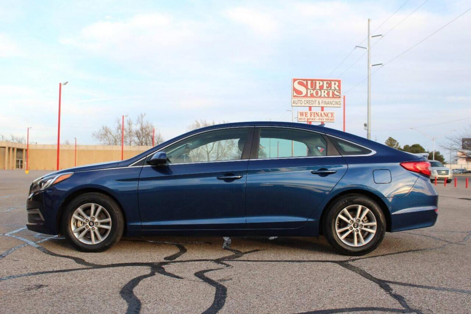 2015 Blue Hyundai Sonata ECO (5NPE24AF3FH) with an 1.6L L4 DOHC 16V engine, 7-Speed Automatic transmission, located at 4301 NW 39th , Oklahoma City, OK, 73112, (405) 949-5600, 35.512135, -97.598671 - NO DRIVERS LICENCE NO-FULL COVERAGE INSURANCE-NO CREDIT CHECK. COME ON OVER TO SUPERSPORTS AND TAKE A LOOK AND TEST DRIVE. PLEASE GIVE US A CALL AT (405) 949-5600. NO LICENSIA DE MANEJAR- NO SEGURO DE COBERTURA TOTAL- NO VERIFICACCION DE CREDITO. POR FAVOR VENGAN A SUPERSPORTS, ECHE UN - Photo#6