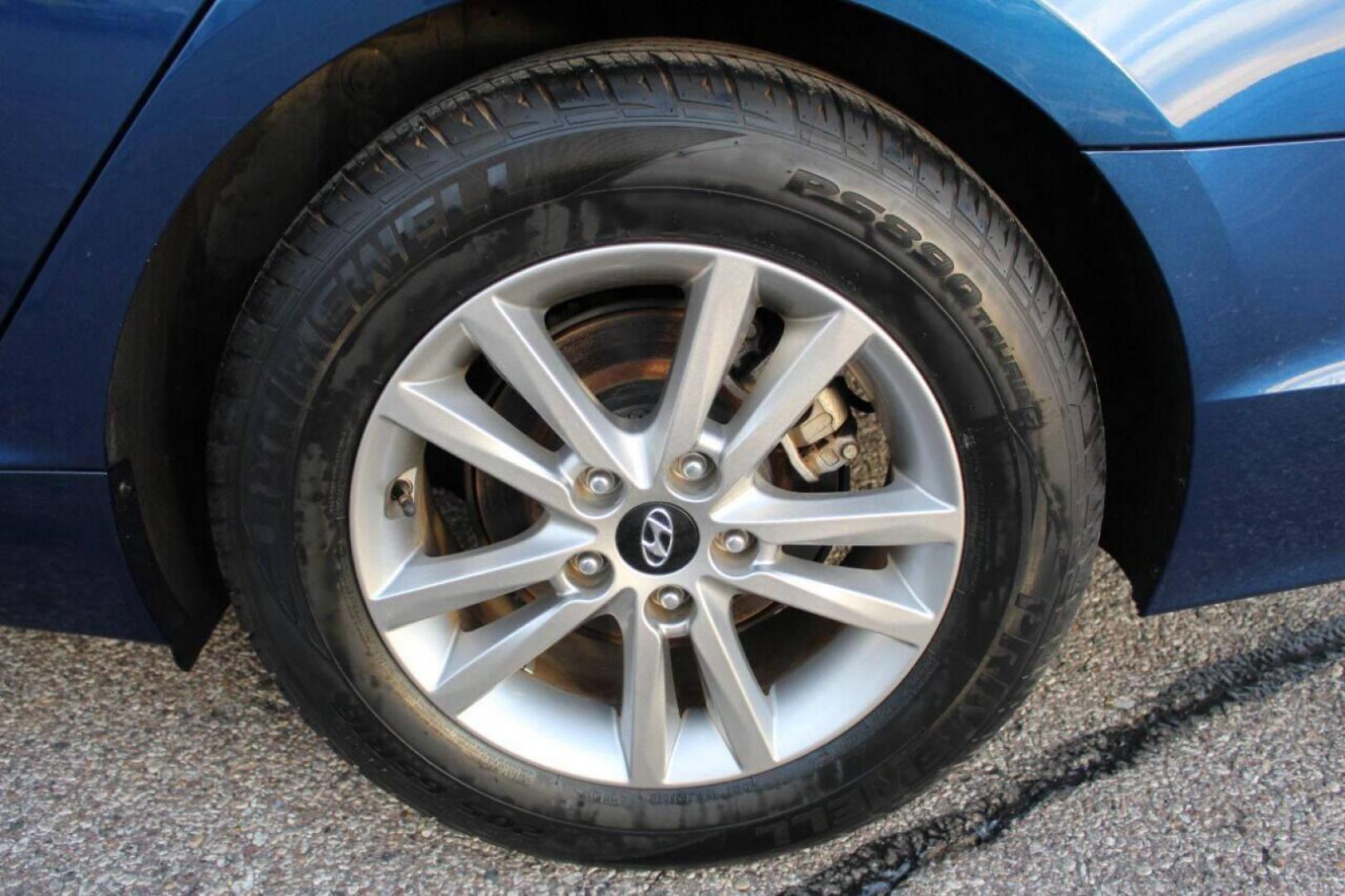 2015 Blue Hyundai Sonata ECO (5NPE24AF3FH) with an 1.6L L4 DOHC 16V engine, 7-Speed Automatic transmission, located at 4301 NW 39th , Oklahoma City, OK, 73112, (405) 949-5600, 35.512135, -97.598671 - NO DRIVERS LICENCE NO-FULL COVERAGE INSURANCE-NO CREDIT CHECK. COME ON OVER TO SUPERSPORTS AND TAKE A LOOK AND TEST DRIVE. PLEASE GIVE US A CALL AT (405) 949-5600. NO LICENSIA DE MANEJAR- NO SEGURO DE COBERTURA TOTAL- NO VERIFICACCION DE CREDITO. POR FAVOR VENGAN A SUPERSPORTS, ECHE UN - Photo#7