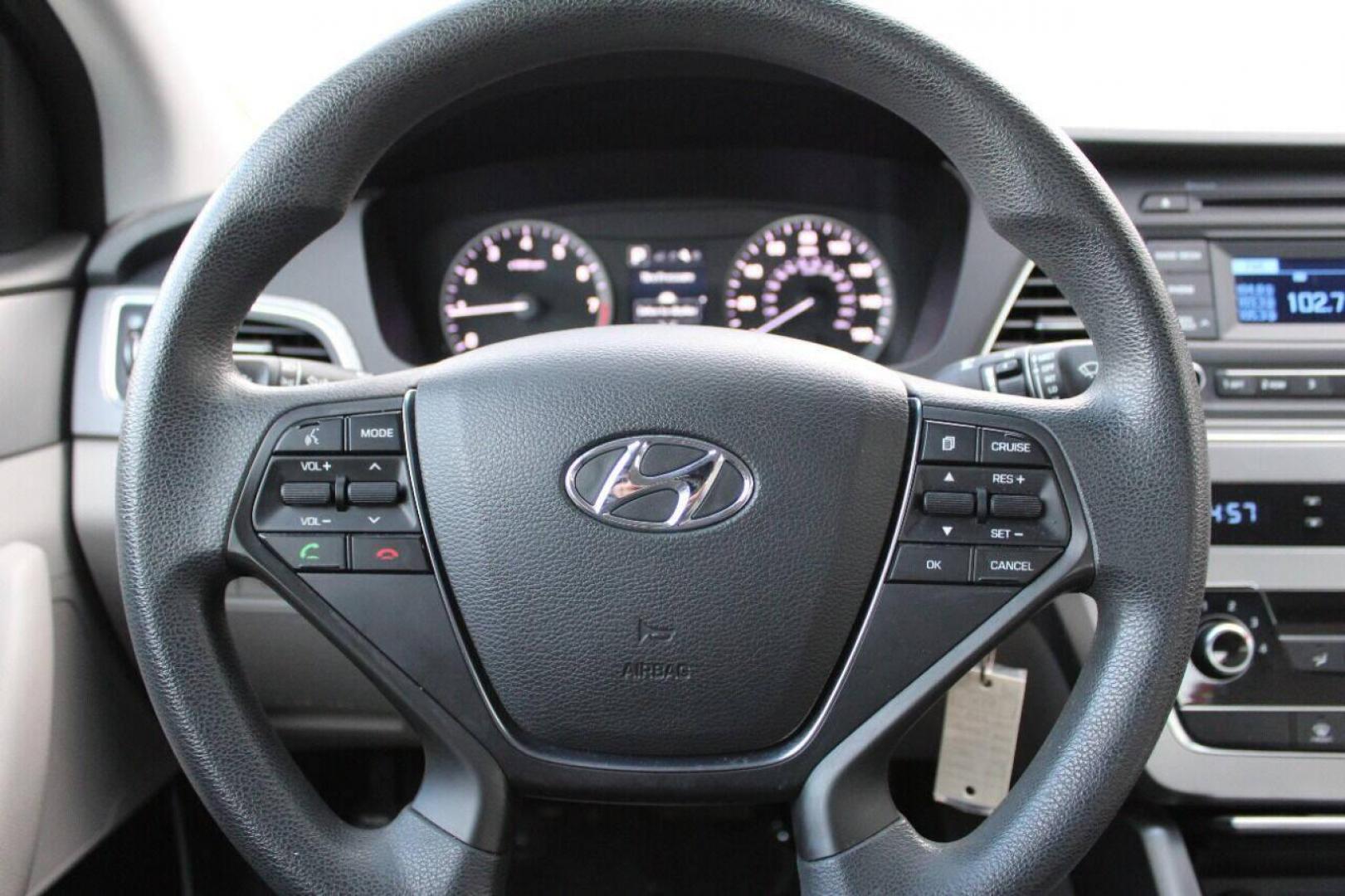 2015 Blue Hyundai Sonata ECO (5NPE24AF3FH) with an 1.6L L4 DOHC 16V engine, 7-Speed Automatic transmission, located at 4301 NW 39th , Oklahoma City, OK, 73112, (405) 949-5600, 35.512135, -97.598671 - NO DRIVERS LICENCE NO-FULL COVERAGE INSURANCE-NO CREDIT CHECK. COME ON OVER TO SUPERSPORTS AND TAKE A LOOK AND TEST DRIVE. PLEASE GIVE US A CALL AT (405) 949-5600. NO LICENSIA DE MANEJAR- NO SEGURO DE COBERTURA TOTAL- NO VERIFICACCION DE CREDITO. POR FAVOR VENGAN A SUPERSPORTS, ECHE UN - Photo#26