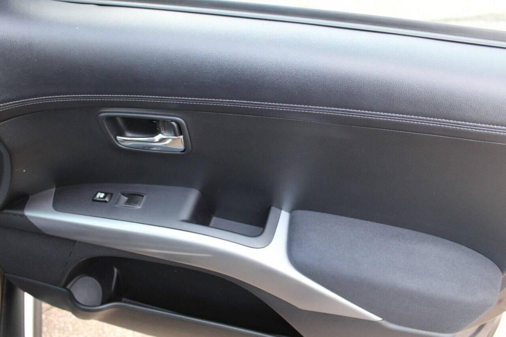 2012 Brown Mitsubishi Outlander SE 2WD (JA4JS4AX8CU) with an 3.0L V6 SOHC 24V engine, Continuously Variable Transmission transmission, located at 4301 NW 39th , Oklahoma City, OK, 73112, (405) 949-5600, 35.512135, -97.598671 - NO DRIVERS LICENCE - NO FULL COVERAGE INSURANCE - NO CREDIT CHECK. COME ON OVER TO SUPERSPORTS AND TAKE A LOOK AND TEST DRIVE PLEASE GIVE US A CALL AT (405) 949-5600. NO LICENCIA DE MANEJAR - NO SEGURO DE COBERTURA TOTAL - NO VERIFICACION DE CREDITO. POR FAVOR VENGAN A SUPERSPOR - Photo#9