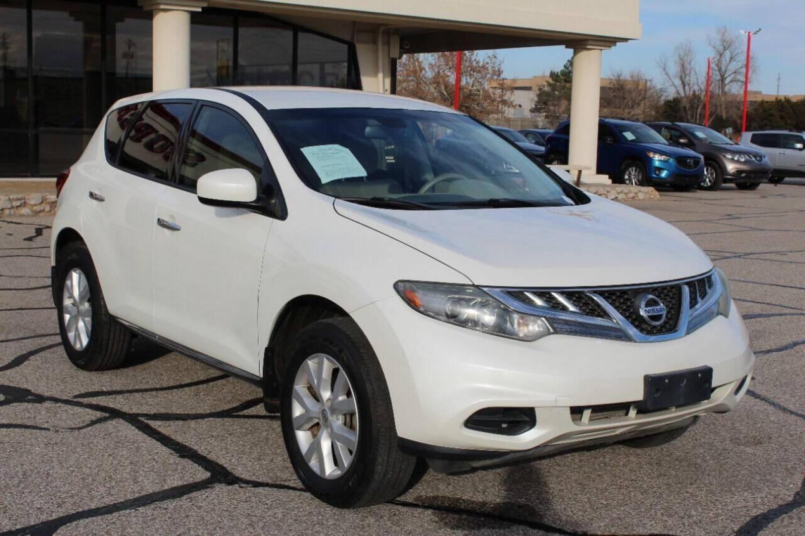 2012 White Nissan Murano SV (JN8AZ1MU3CW) with an 3.5L V6 DOHC 24V engine, Continuously Variable Transmission transmission, located at 4301 NW 39th , Oklahoma City, OK, 73112, (405) 949-5600, 35.512135, -97.598671 - NO DRIVERS LICENCE NO-FULL COVERAGE INSURANCE-NO CREDIT CHECK. COME ON OVER TO SUPERSPORTS AND TAKE A LOOK AND TEST DRIVE PLEASE GIVE US A CALL AT (405) 949-5600. NO LICENSIA DE MANEJAR- NO SEGURO DE COBERTURA TOTAL- NO VERIFICACCION DE CREDITO. POR FAVOR VENGAN A SUPERSPORTS, E - Photo#2