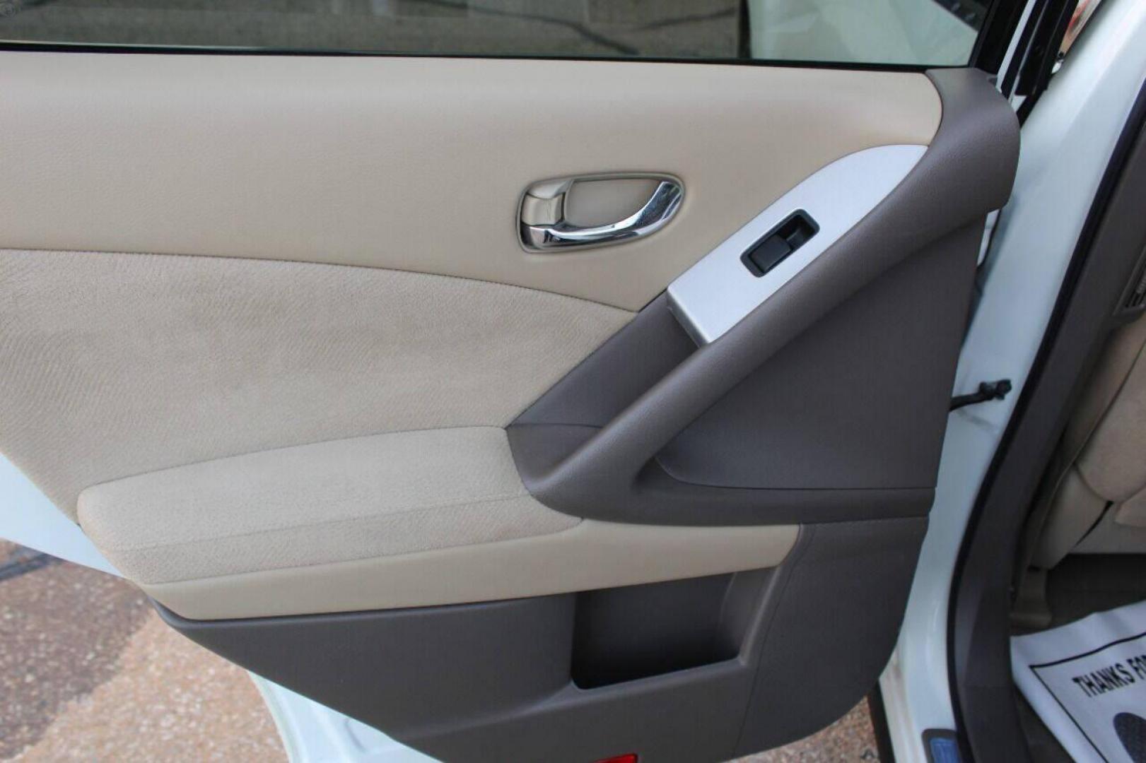 2012 White Nissan Murano SV (JN8AZ1MU3CW) with an 3.5L V6 DOHC 24V engine, Continuously Variable Transmission transmission, located at 4301 NW 39th , Oklahoma City, OK, 73112, (405) 949-5600, 35.512135, -97.598671 - NO DRIVERS LICENCE NO-FULL COVERAGE INSURANCE-NO CREDIT CHECK. COME ON OVER TO SUPERSPORTS AND TAKE A LOOK AND TEST DRIVE PLEASE GIVE US A CALL AT (405) 949-5600. NO LICENSIA DE MANEJAR- NO SEGURO DE COBERTURA TOTAL- NO VERIFICACCION DE CREDITO. POR FAVOR VENGAN A SUPERSPORTS, E - Photo#15