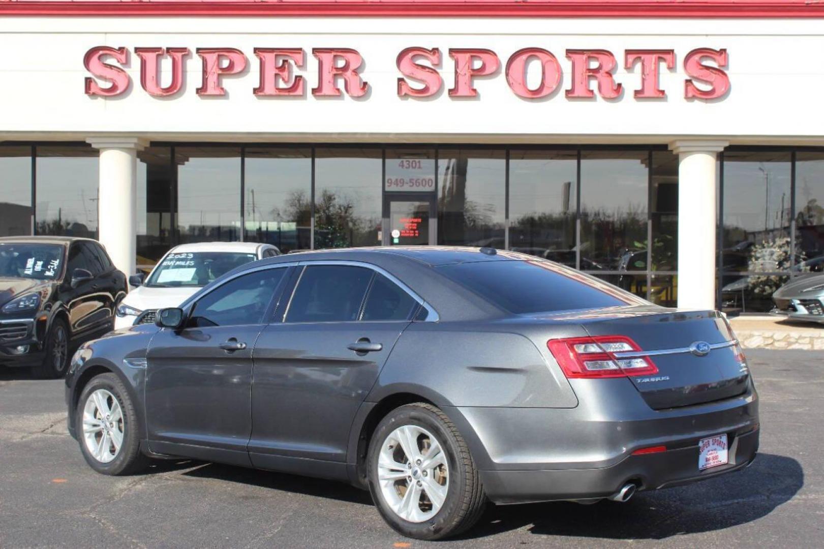 2015 Gray Ford Taurus SEL FWD (1FAHP2E86FG) with an 3.5L V6 DOHC 24V engine, 6-Speed Automatic transmission, located at 4301 NW 39th , Oklahoma City, OK, 73112, (405) 949-5600, 35.512135, -97.598671 - NO DRIVERS LICENCE NO-FULL COVERAGE INSURANCE-NO CREDIT CHECK. COME ON OVER TO SUPERSPORTS AND TAKE A LOOK AND TEST DRIVE. PLEASE GIVE US A CALL AT (405) 949-5600. NO LICENSIA DE MANEJAR- NO SEGURO DE COBERTURA TOTAL- NO VERIFICACCION DE CREDITO. POR FAVOR VENGAN A SUPERSPORTS, ECHE UN - Photo#5