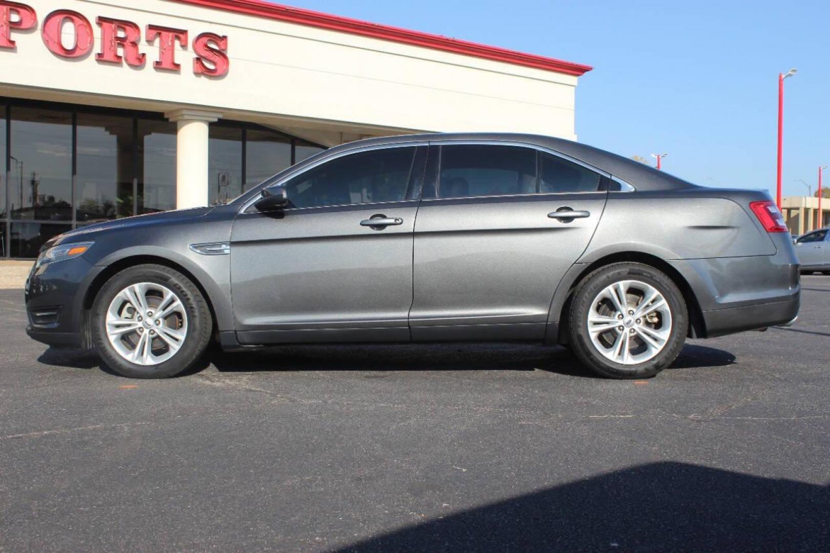 2015 Gray Ford Taurus SEL FWD (1FAHP2E86FG) with an 3.5L V6 DOHC 24V engine, 6-Speed Automatic transmission, located at 4301 NW 39th , Oklahoma City, OK, 73112, (405) 949-5600, 35.512135, -97.598671 - NO DRIVERS LICENCE NO-FULL COVERAGE INSURANCE-NO CREDIT CHECK. COME ON OVER TO SUPERSPORTS AND TAKE A LOOK AND TEST DRIVE. PLEASE GIVE US A CALL AT (405) 949-5600. NO LICENSIA DE MANEJAR- NO SEGURO DE COBERTURA TOTAL- NO VERIFICACCION DE CREDITO. POR FAVOR VENGAN A SUPERSPORTS, ECHE UN - Photo#6