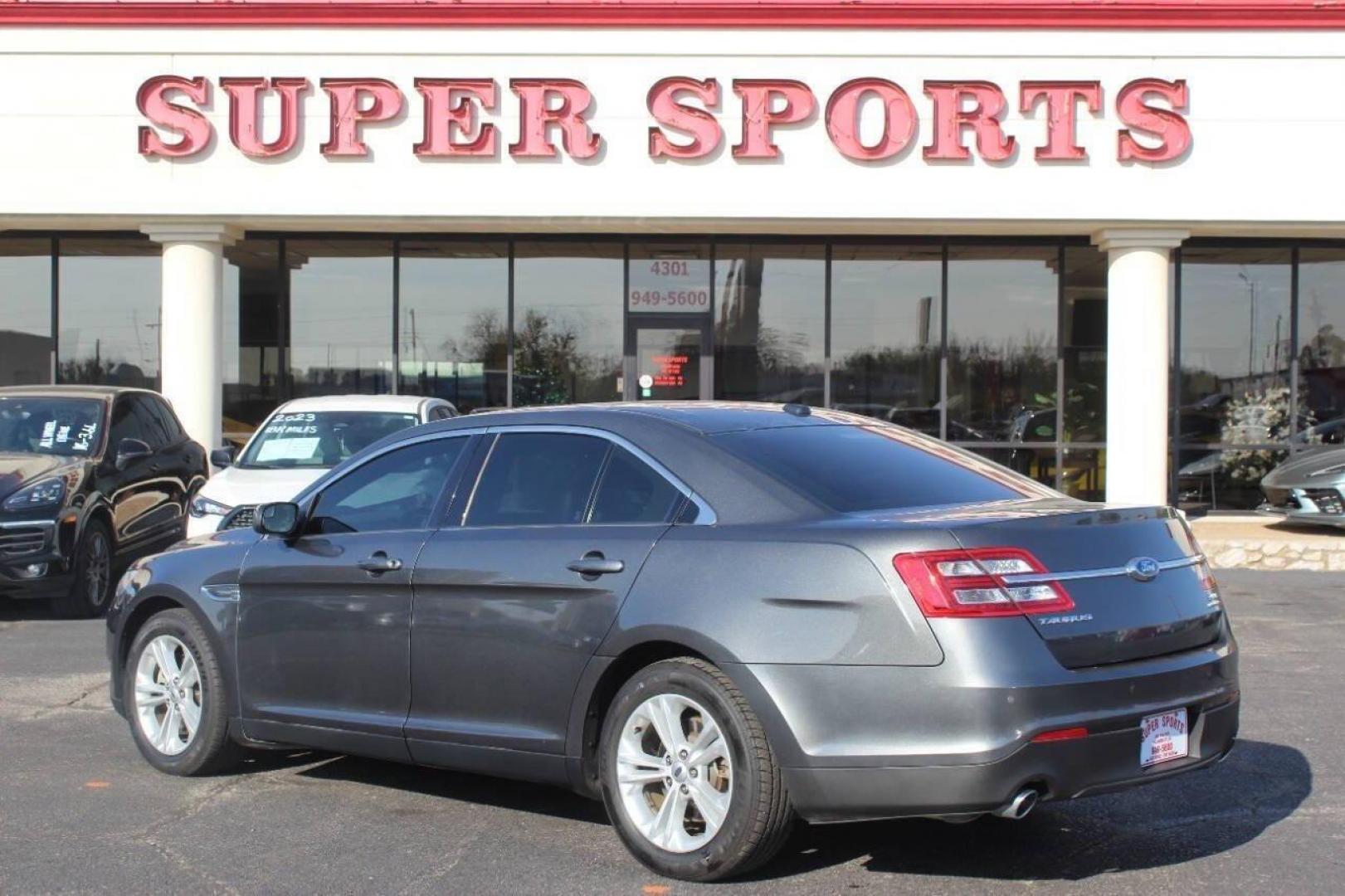 2015 Gray Ford Taurus SEL FWD (1FAHP2E86FG) with an 3.5L V6 DOHC 24V engine, 6-Speed Automatic transmission, located at 4301 NW 39th , Oklahoma City, OK, 73112, (405) 949-5600, 35.512135, -97.598671 - NO DRIVERS LICENCE -NO FULL COVERAGE INSURANCE - NO CREDIT CHECK. COME ON OVER TO SUPERSPORTS, TAKE A LOOK AND TEST DRIVE. PLEASE GIVE US A CALL AT (405) 949-5600. NO LICENCIA DE CONDUCIR - NO SEGURO DE COBERTURA TOTAL - NO VERIFICACION DE CREDITO. VISITENOS EN SUPERSPORTS, MIRE NUESTRO - Photo#5