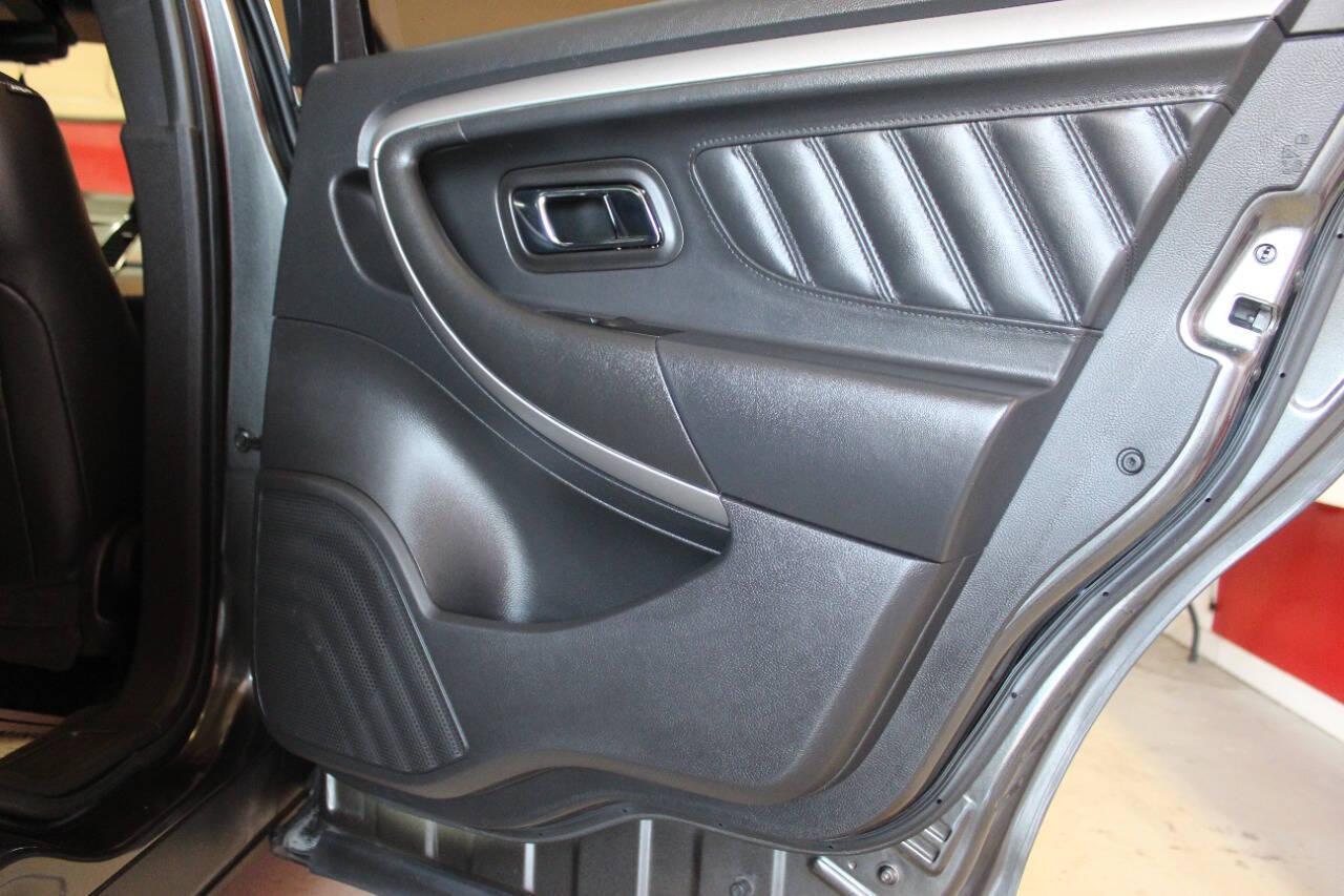 2015 Gray Ford Taurus SEL FWD (1FAHP2E86FG) with an 3.5L V6 3.5L V6 engine, Automatic 6-Speed transmission, located at 4301 NW 39th , Oklahoma City, OK, 73112, (405) 949-5600, 35.512135, -97.598671 - NO DRIVERS LICENCE -NO FULL COVERAGE INSURANCE - NO CREDIT CHECK. COME ON OVER TO SUPERSPORTS, TAKE A LOOK AND TEST DRIVE. PLEASE GIVE US A CALL AT (405) 949-5600. NO LICENCIA DE CONDUCIR - NO SEGURO DE COBERTURA TOTAL - NO VERIFICACION DE CREDITO. VISITENOS EN SUPERSPORTS, MIRE NUESTRO - Photo#11