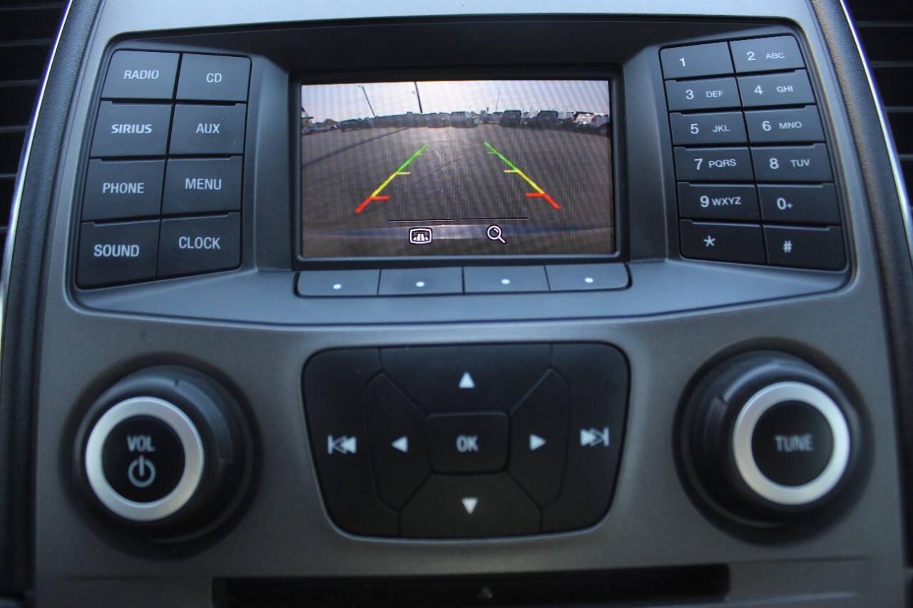 2015 Gray Ford Taurus SEL FWD (1FAHP2E86FG) with an 3.5L V6 3.5L V6 engine, Automatic 6-Speed transmission, located at 4301 NW 39th , Oklahoma City, OK, 73112, (405) 949-5600, 35.512135, -97.598671 - NO DRIVERS LICENCE -NO FULL COVERAGE INSURANCE - NO CREDIT CHECK. COME ON OVER TO SUPERSPORTS, TAKE A LOOK AND TEST DRIVE. PLEASE GIVE US A CALL AT (405) 949-5600. NO LICENCIA DE CONDUCIR - NO SEGURO DE COBERTURA TOTAL - NO VERIFICACION DE CREDITO. VISITENOS EN SUPERSPORTS, MIRE NUESTRO - Photo#18