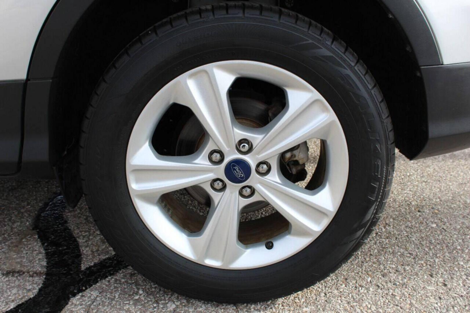 2014 Silver Ford Escape SE FWD (1FMCU0GX3EU) with an 1.6L L4 DOHC 16V engine, 6-Speed Automatic transmission, located at 4301 NW 39th , Oklahoma City, OK, 73112, (405) 949-5600, 35.512135, -97.598671 - NO DRIVERS LICENCE NO-FULL COVERAGE INSURANCE-NO CREDIT CHECK. COME ON OVER TO SUPERSPORTS AND TAKE A LOOK AND TEST DRIVE. PLEASE GIVE US A CALL AT (405) 949-5600. NO LICENSIA DE MANEJAR- NO SEGURO DE COBERTURA TOTAL- NO VERIFICACCION DE CREDITO. POR FAVOR VENGAN A SUPERSPORTS, ECHE UN - Photo#7