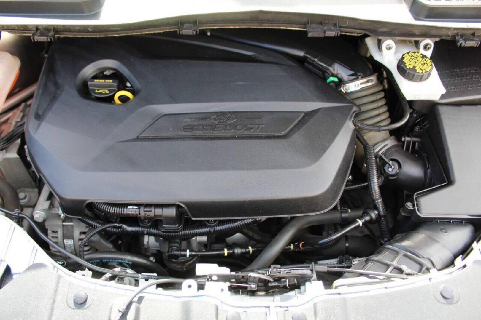 2014 Silver Ford Escape SE FWD (1FMCU0GX3EU) with an 1.6L L4 DOHC 16V engine, 6-Speed Automatic transmission, located at 4301 NW 39th , Oklahoma City, OK, 73112, (405) 949-5600, 35.512135, -97.598671 - NO DRIVERS LICENCE NO-FULL COVERAGE INSURANCE-NO CREDIT CHECK. COME ON OVER TO SUPERSPORTS AND TAKE A LOOK AND TEST DRIVE. PLEASE GIVE US A CALL AT (405) 949-5600. NO LICENSIA DE MANEJAR- NO SEGURO DE COBERTURA TOTAL- NO VERIFICACCION DE CREDITO. POR FAVOR VENGAN A SUPERSPORTS, ECHE UN - Photo#8
