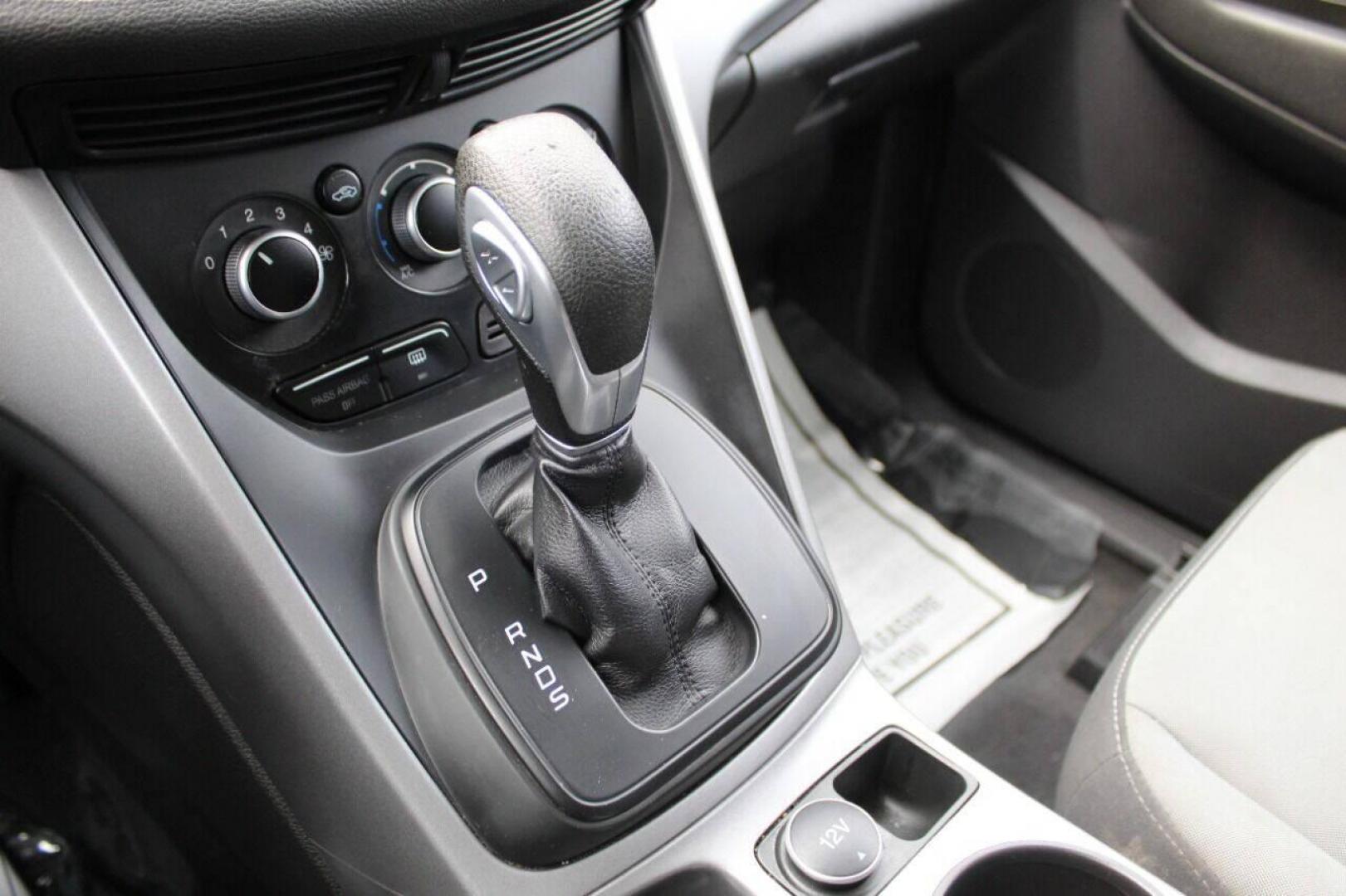 2014 Silver Ford Escape SE FWD (1FMCU0GX3EU) with an 1.6L L4 DOHC 16V engine, 6-Speed Automatic transmission, located at 4301 NW 39th , Oklahoma City, OK, 73112, (405) 949-5600, 35.512135, -97.598671 - NO DRIVERS LICENCE NO-FULL COVERAGE INSURANCE-NO CREDIT CHECK. COME ON OVER TO SUPERSPORTS AND TAKE A LOOK AND TEST DRIVE. PLEASE GIVE US A CALL AT (405) 949-5600. NO LICENSIA DE MANEJAR- NO SEGURO DE COBERTURA TOTAL- NO VERIFICACCION DE CREDITO. POR FAVOR VENGAN A SUPERSPORTS, ECHE UN - Photo#20