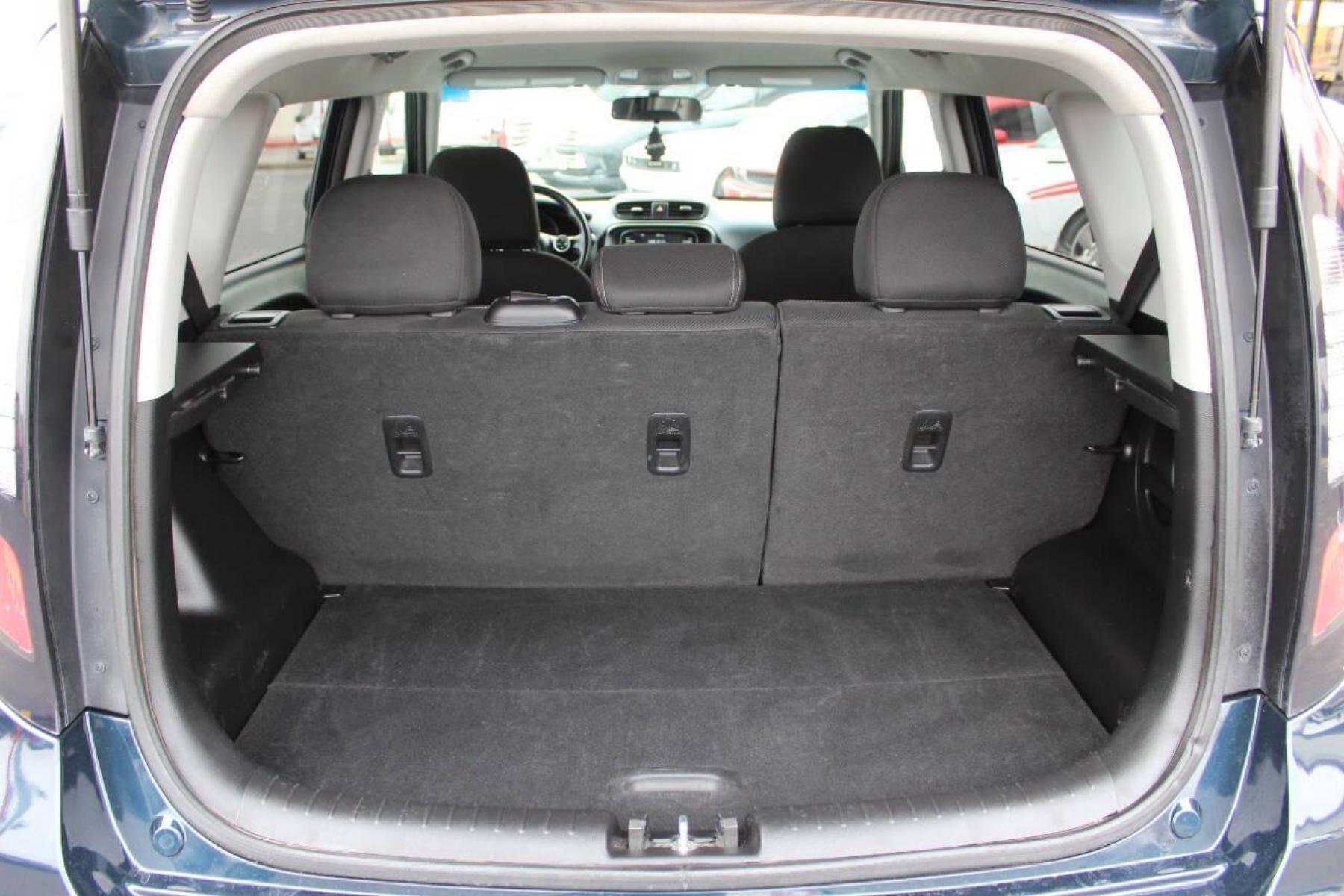 2017 Blue Kia Soul (KNDJP3A52H7) with an 2.0L I4 2.0L I4 engine, Automatic 6-Speed transmission, located at 4301 NW 39th , Oklahoma City, OK, 73112, (405) 949-5600, 35.512135, -97.598671 - NO DRIVERS LICENCE NO-FULL COVERAGE INSURANCE-NO CREDIT CHECK. COME ON OVER TO SUPERSPORTS AND TAKE A LOOK AND TEST DRIVE PLEASE GIVE US A CALL AT (405) 949-5600. NO LICENSIA DE MANEJAR- NO SEGURO DE COBERTURA TOTAL- NO VERIFICACCION DE CREDITO. POR FAVOR VENGAN A SUPERSPORTS, E - Photo #12