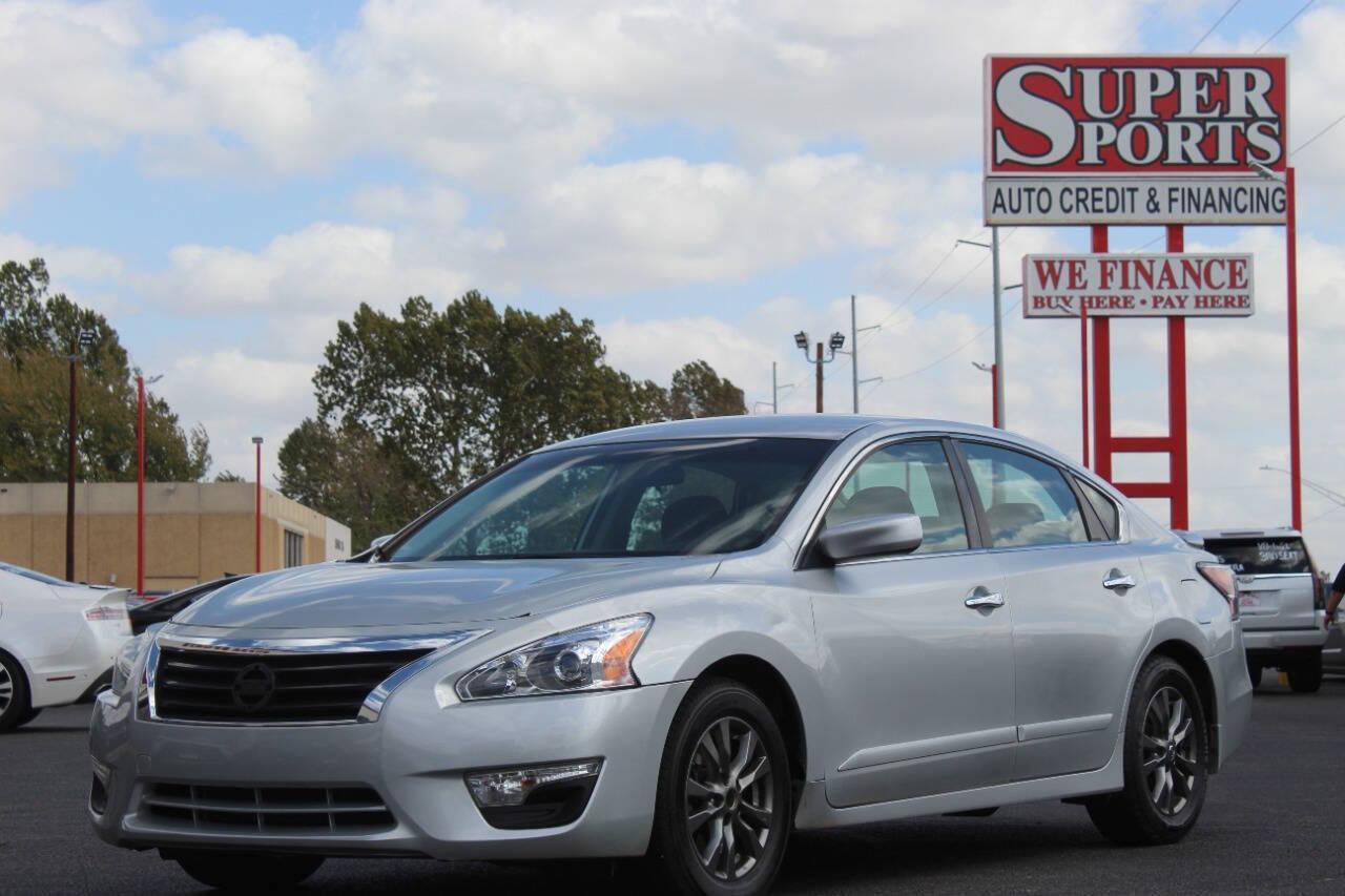 2015 Silver Nissan Altima 2.5 S (1N4AL3AP7FC) with an 2.5L L4 DOHC 16V engine, Continuously Variable Transmission transmission, located at 4301 NW 39th , Oklahoma City, OK, 73112, (405) 949-5600, 35.512135, -97.598671 - NO DRIVERS LICENCE -NO FULL COVERAGE INSURANCE - NO CREDIT CHECK. COME ON OVER TO SUPERSPORTS, TAKE A LOOK AND TEST DRIVE. PLEASE GIVE US A CALL AT (405) 949-5600. NO LICENCIA DE CONDUCIR - NO SEGURO DE COBERTURA TOTAL - NO VERIFICACION DE CREDITO. VISITENOS EN SUPERSPORTS, MIRE NUESTRO - Photo#5