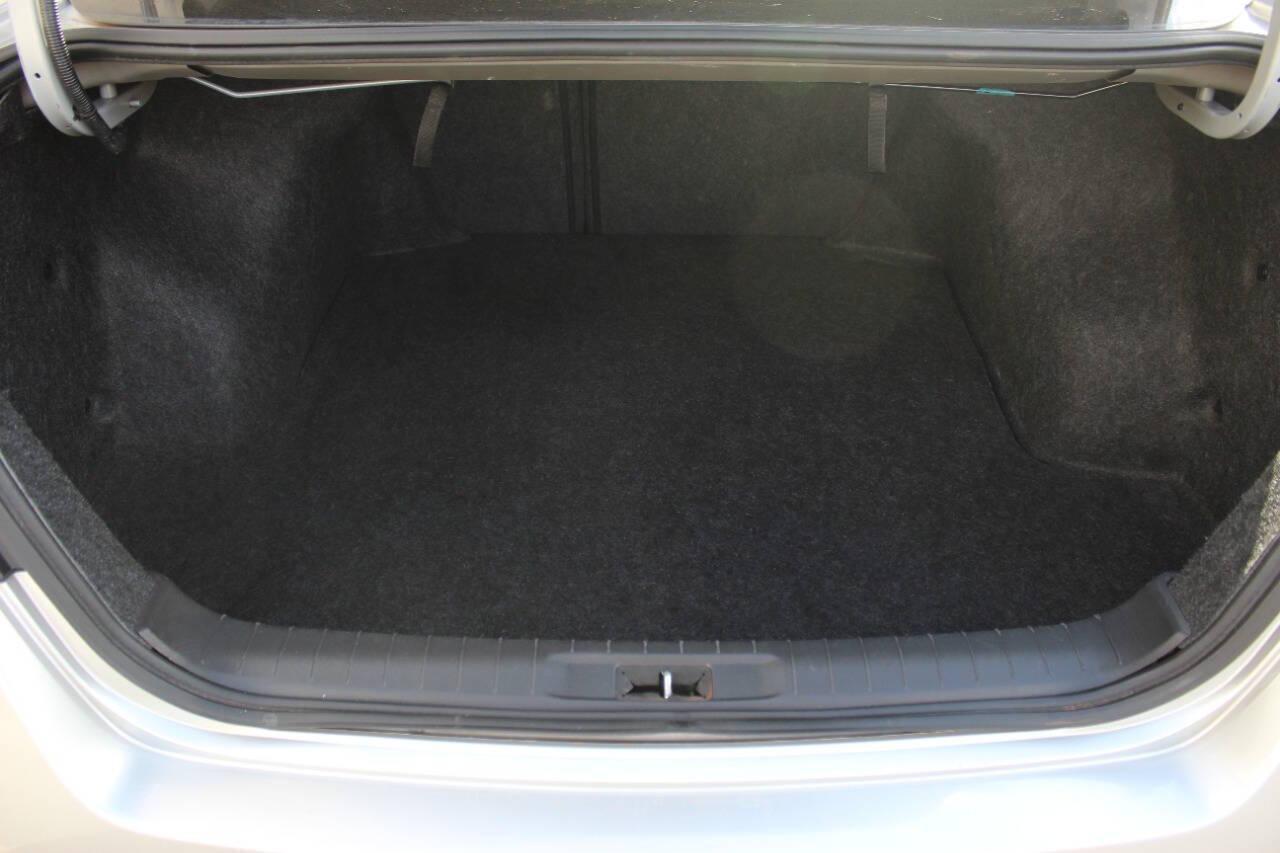 2015 Silver Nissan Altima 2.5 S (1N4AL3AP7FC) with an 2.5L L4 DOHC 16V engine, Continuously Variable Transmission transmission, located at 4301 NW 39th , Oklahoma City, OK, 73112, (405) 949-5600, 35.512135, -97.598671 - NO DRIVERS LICENCE -NO FULL COVERAGE INSURANCE - NO CREDIT CHECK. COME ON OVER TO SUPERSPORTS, TAKE A LOOK AND TEST DRIVE. PLEASE GIVE US A CALL AT (405) 949-5600. NO LICENCIA DE CONDUCIR - NO SEGURO DE COBERTURA TOTAL - NO VERIFICACION DE CREDITO. VISITENOS EN SUPERSPORTS, MIRE NUESTRO - Photo#13