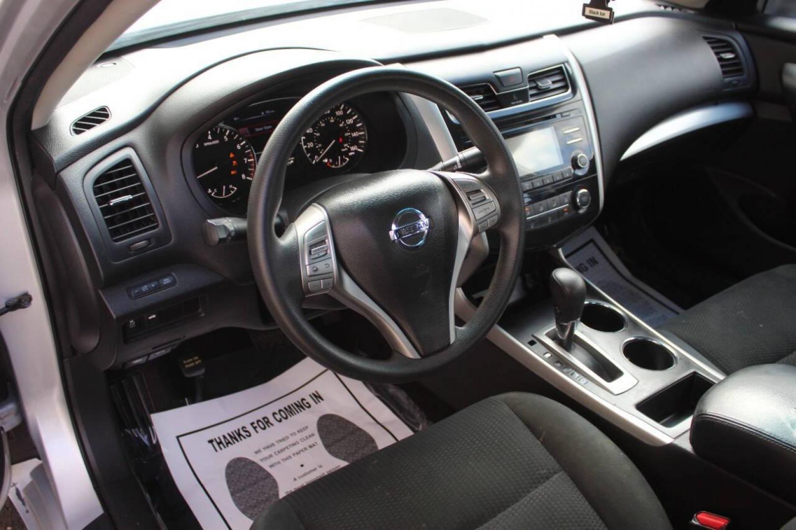 2015 Silver Nissan Altima 2.5 S (1N4AL3AP7FC) with an 2.5L L4 DOHC 16V engine, Continuously Variable Transmission transmission, located at 4301 NW 39th , Oklahoma City, OK, 73112, (405) 949-5600, 35.512135, -97.598671 - NO DRIVERS LICENCE NO-FULL COVERAGE INSURANCE-NO CREDIT CHECK. COME ON OVER TO SUPERSPORTS AND TAKE A LOOK AND TEST DRIVE. PLEASE GIVE US A CALL AT (405) 949-5600. NO LICENSIA DE MANEJAR- NO SEGURO DE COBERTURA TOTAL- NO VERIFICACCION DE CREDITO. POR FAVOR VENGAN A SUPERSPORTS, ECHE UN - Photo#17