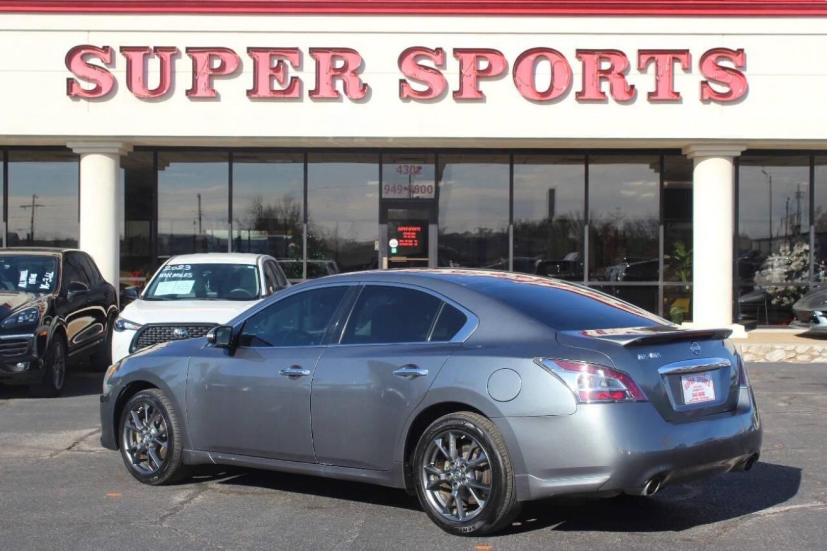 2014 Gray Nissan Maxima SV (1N4AA5AP4EC) with an 3.5L V6 DOHC 24V engine, Continuously Variable Transmission transmission, located at 4301 NW 39th , Oklahoma City, OK, 73112, (405) 949-5600, 35.512135, -97.598671 - NO DRIVERS LICENCE NO-FULL COVERAGE INSURANCE-NO CREDIT CHECK. COME ON OVER TO SUPERSPORTS AND TAKE A LOOK AND TEST DRIVE. PLEASE GIVE US A CALL AT (405) 949-5600. NO LICENSIA DE MANEJAR- NO SEGURO DE COBERTURA TOTAL- NO VERIFICACCION DE CREDITO. POR FAVOR VENGAN A SUPERSPORTS, - Photo#4