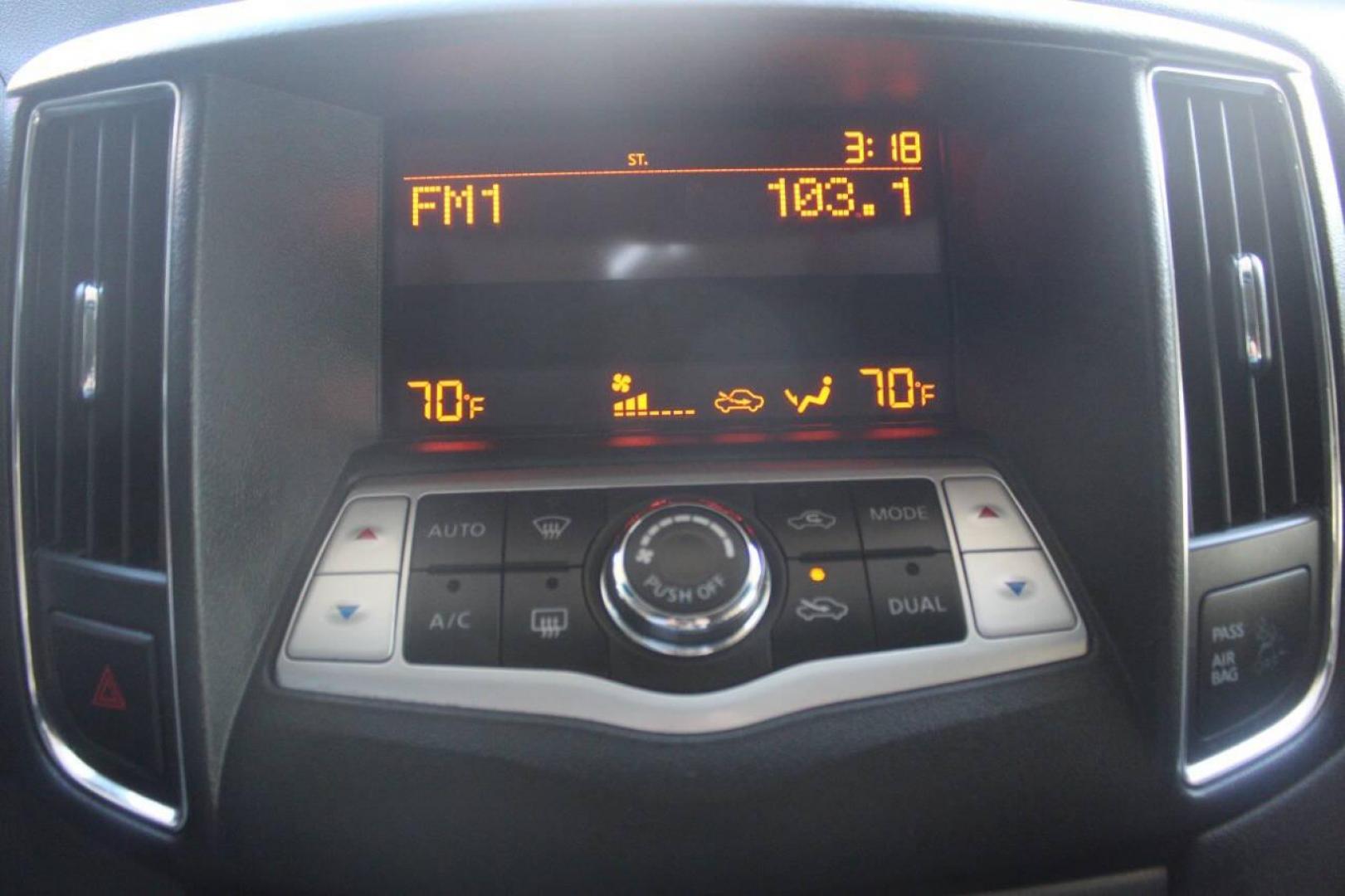 2014 Gray Nissan Maxima SV (1N4AA5AP4EC) with an 3.5L V6 DOHC 24V engine, Continuously Variable Transmission transmission, located at 4301 NW 39th , Oklahoma City, OK, 73112, (405) 949-5600, 35.512135, -97.598671 - NO DRIVERS LICENCE NO-FULL COVERAGE INSURANCE-NO CREDIT CHECK. COME ON OVER TO SUPERSPORTS AND TAKE A LOOK AND TEST DRIVE. PLEASE GIVE US A CALL AT (405) 949-5600. NO LICENSIA DE MANEJAR- NO SEGURO DE COBERTURA TOTAL- NO VERIFICACCION DE CREDITO. POR FAVOR VENGAN A SUPERSPORTS, - Photo#19