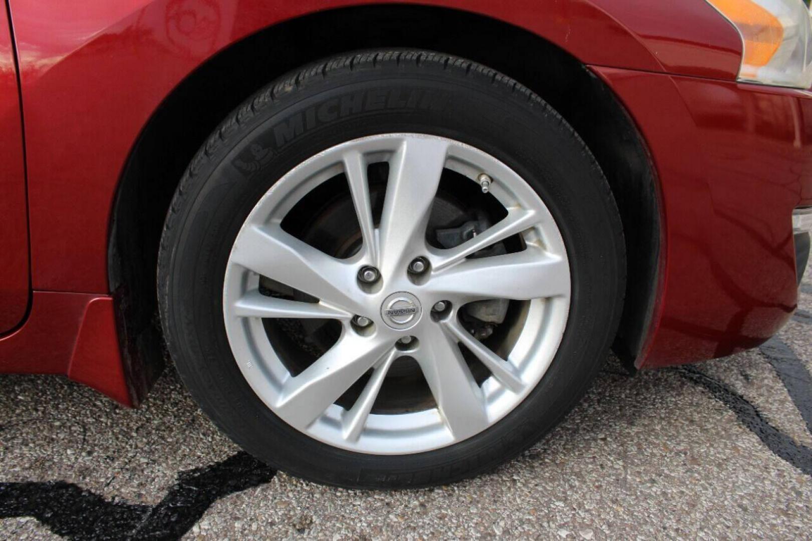 2015 Maroon Nissan Altima 2.5 S (1N4AL3AP0FC) with an 2.5L L4 DOHC 16V engine, Continuously Variable Transmission transmission, located at 4301 NW 39th , Oklahoma City, OK, 73112, (405) 949-5600, 35.512135, -97.598671 - Photo#7