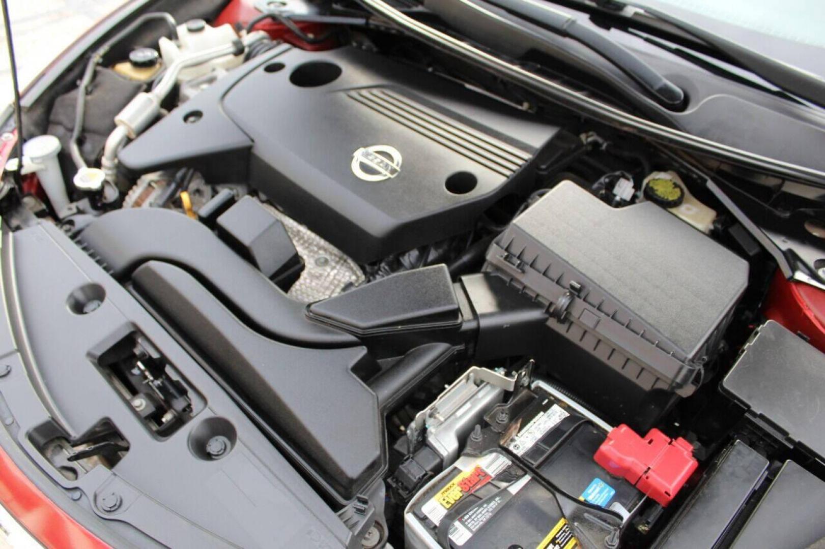 2015 Maroon Nissan Altima 2.5 S (1N4AL3AP0FC) with an 2.5L L4 DOHC 16V engine, Continuously Variable Transmission transmission, located at 4301 NW 39th , Oklahoma City, OK, 73112, (405) 949-5600, 35.512135, -97.598671 - Photo#11