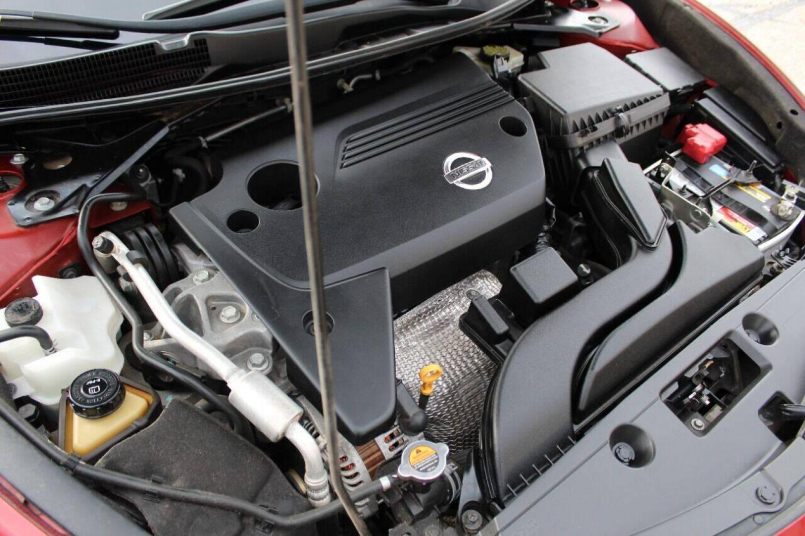 2015 Maroon Nissan Altima 2.5 S (1N4AL3AP0FC) with an 2.5L L4 DOHC 16V engine, Continuously Variable Transmission transmission, located at 4301 NW 39th , Oklahoma City, OK, 73112, (405) 949-5600, 35.512135, -97.598671 - Photo#14