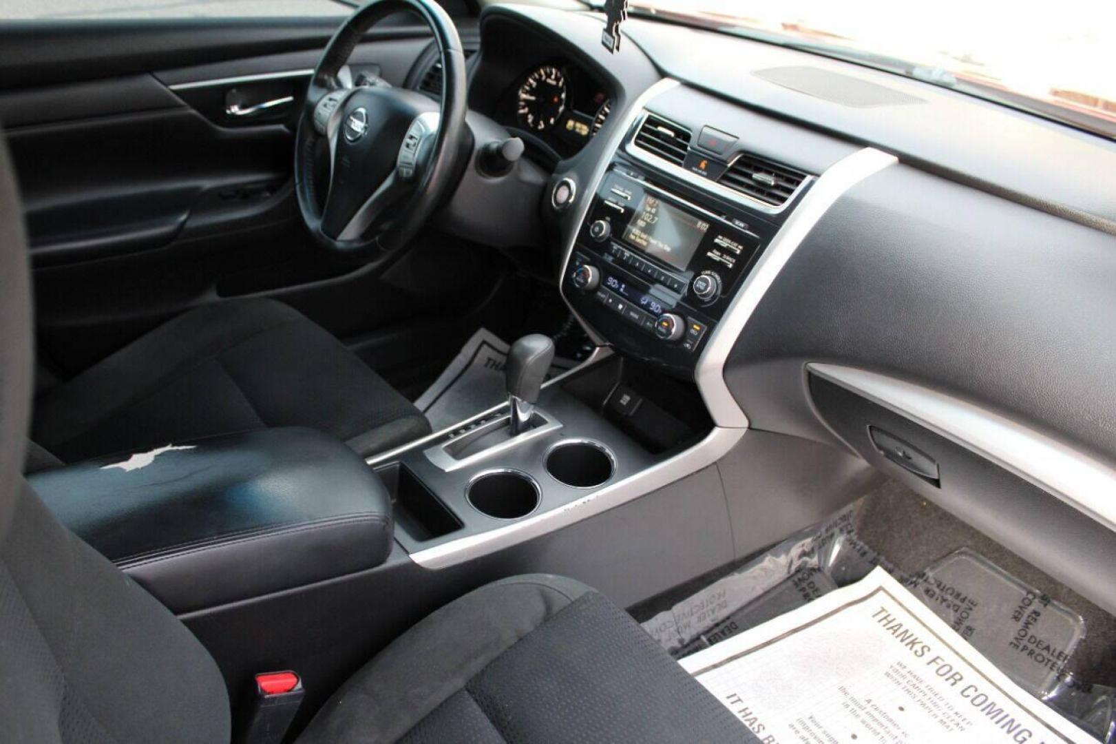 2015 Maroon Nissan Altima 2.5 S (1N4AL3AP0FC) with an 2.5L L4 DOHC 16V engine, Continuously Variable Transmission transmission, located at 4301 NW 39th , Oklahoma City, OK, 73112, (405) 949-5600, 35.512135, -97.598671 - Photo#10