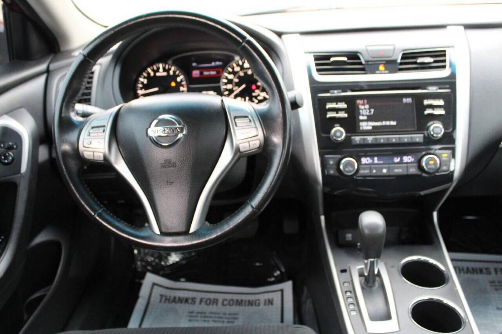 2015 Maroon Nissan Altima 2.5 S (1N4AL3AP0FC) with an 2.5L L4 DOHC 16V engine, Continuously Variable Transmission transmission, located at 4301 NW 39th , Oklahoma City, OK, 73112, (405) 949-5600, 35.512135, -97.598671 - Photo#24