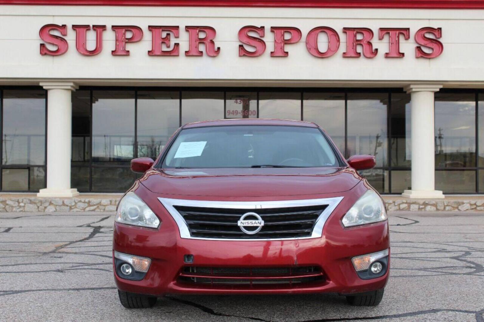 2015 Maroon Nissan Altima 2.5 S (1N4AL3AP0FC) with an 2.5L L4 DOHC 16V engine, Continuously Variable Transmission transmission, located at 4301 NW 39th , Oklahoma City, OK, 73112, (405) 949-5600, 35.512135, -97.598671 - Photo#2