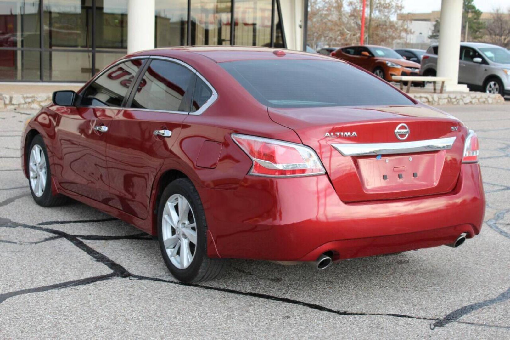 2015 Maroon Nissan Altima 2.5 S (1N4AL3AP0FC) with an 2.5L L4 DOHC 16V engine, Continuously Variable Transmission transmission, located at 4301 NW 39th , Oklahoma City, OK, 73112, (405) 949-5600, 35.512135, -97.598671 - Photo#5