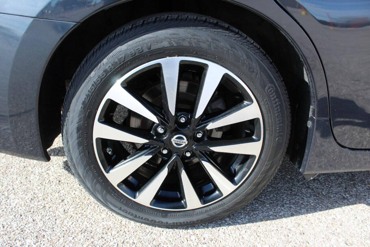 2018 Charcoal Nissan Altima 2.5 (1N4AL3AP4JC) with an 2.5L L4 DOHC 16V engine, CVT transmission, located at 4301 NW 39th , Oklahoma City, OK, 73112, (405) 949-5600, 35.512135, -97.598671 - NO DRIVERS LICENCE NO-FULL COVERAGE INSURANCE-NO CREDIT CHECK. COME ON OVER TO SUPERSPORTS AND TAKE A LOOK AND TEST DRIVE. PLEASE GIVE US A CALL AT (405) 949-5600. NO LICENCIA DE MANEJAR- NO SEGURO DE COBERTURA TOTAL- NO VERIFICACION DE CREDITO. POR FAVOR VENGAN A SUPERSPORTS, ECHE UN V - Photo#13