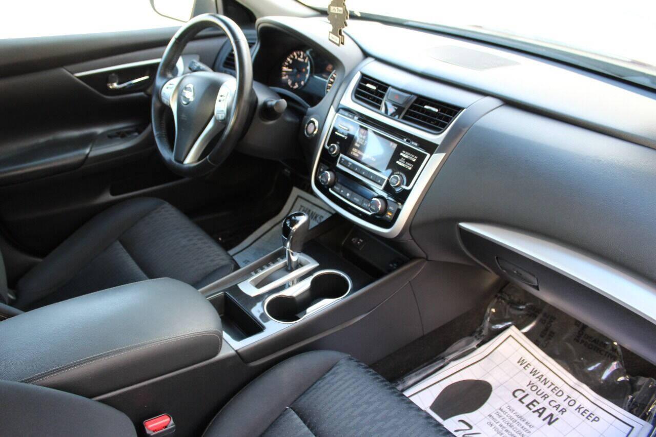 2018 Charcoal Nissan Altima 2.5 (1N4AL3AP4JC) with an 2.5L L4 DOHC 16V engine, CVT transmission, located at 4301 NW 39th , Oklahoma City, OK, 73112, (405) 949-5600, 35.512135, -97.598671 - NO DRIVERS LICENCE NO-FULL COVERAGE INSURANCE-NO CREDIT CHECK. COME ON OVER TO SUPERSPORTS AND TAKE A LOOK AND TEST DRIVE. PLEASE GIVE US A CALL AT (405) 949-5600. NO LICENCIA DE MANEJAR- NO SEGURO DE COBERTURA TOTAL- NO VERIFICACION DE CREDITO. POR FAVOR VENGAN A SUPERSPORTS, ECHE UN V - Photo#16