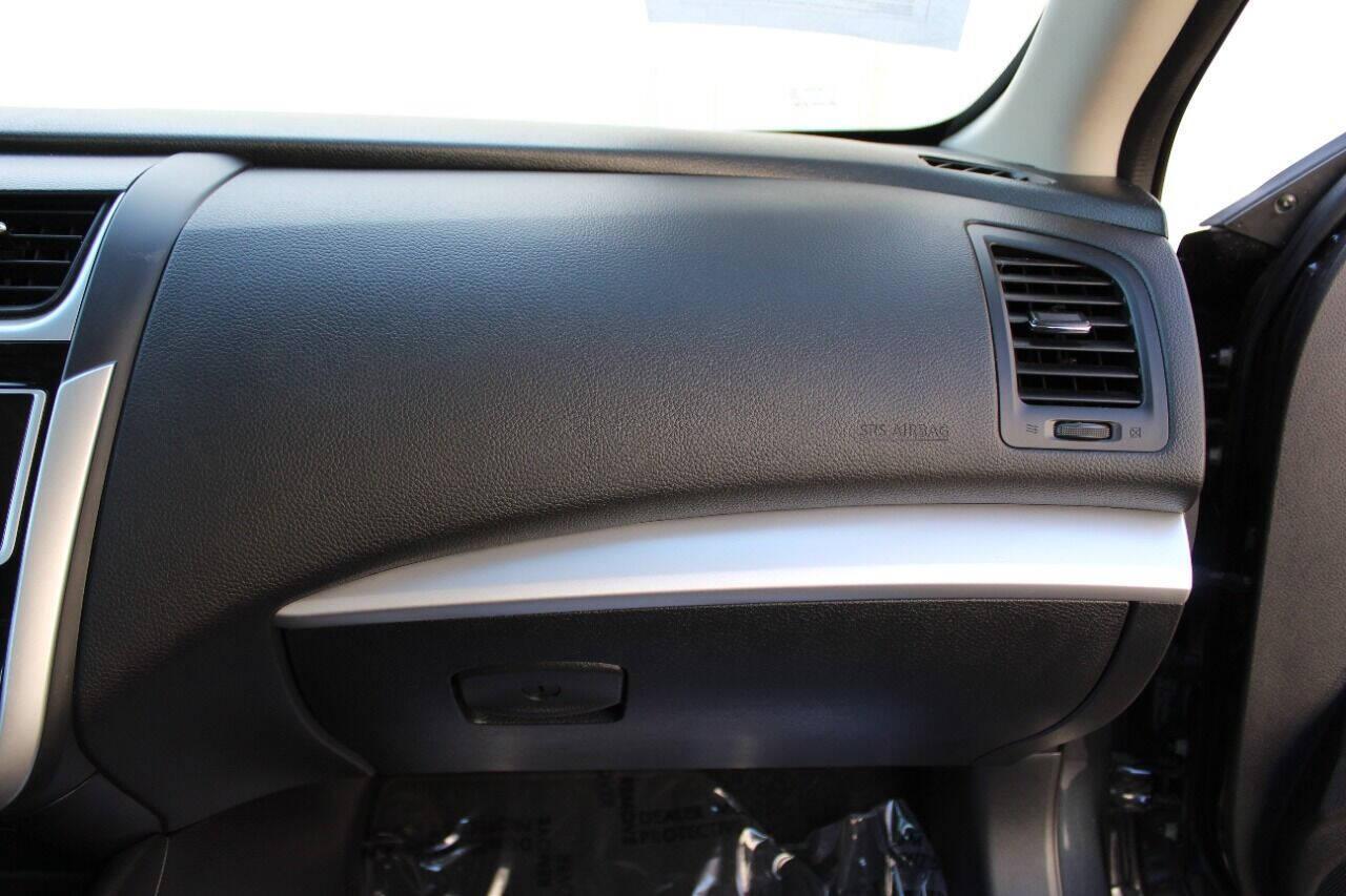 2018 Charcoal Nissan Altima 2.5 (1N4AL3AP4JC) with an 2.5L L4 DOHC 16V engine, CVT transmission, located at 4301 NW 39th , Oklahoma City, OK, 73112, (405) 949-5600, 35.512135, -97.598671 - NO DRIVERS LICENCE NO-FULL COVERAGE INSURANCE-NO CREDIT CHECK. COME ON OVER TO SUPERSPORTS AND TAKE A LOOK AND TEST DRIVE. PLEASE GIVE US A CALL AT (405) 949-5600. NO LICENCIA DE MANEJAR- NO SEGURO DE COBERTURA TOTAL- NO VERIFICACION DE CREDITO. POR FAVOR VENGAN A SUPERSPORTS, ECHE UN V - Photo#19