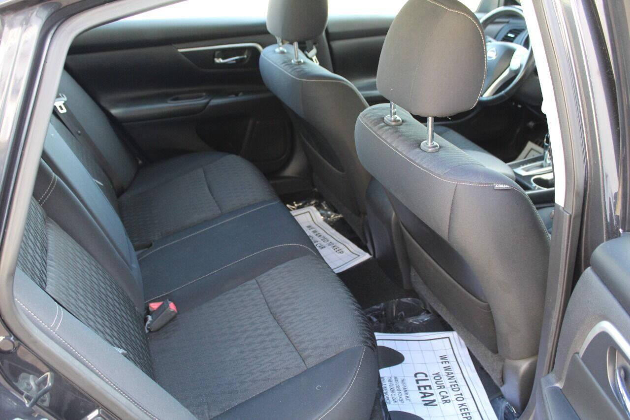 2018 Charcoal Nissan Altima 2.5 (1N4AL3AP4JC) with an 2.5L L4 DOHC 16V engine, CVT transmission, located at 4301 NW 39th , Oklahoma City, OK, 73112, (405) 949-5600, 35.512135, -97.598671 - NO DRIVERS LICENCE NO-FULL COVERAGE INSURANCE-NO CREDIT CHECK. COME ON OVER TO SUPERSPORTS AND TAKE A LOOK AND TEST DRIVE. PLEASE GIVE US A CALL AT (405) 949-5600. NO LICENCIA DE MANEJAR- NO SEGURO DE COBERTURA TOTAL- NO VERIFICACION DE CREDITO. POR FAVOR VENGAN A SUPERSPORTS, ECHE UN V - Photo#21