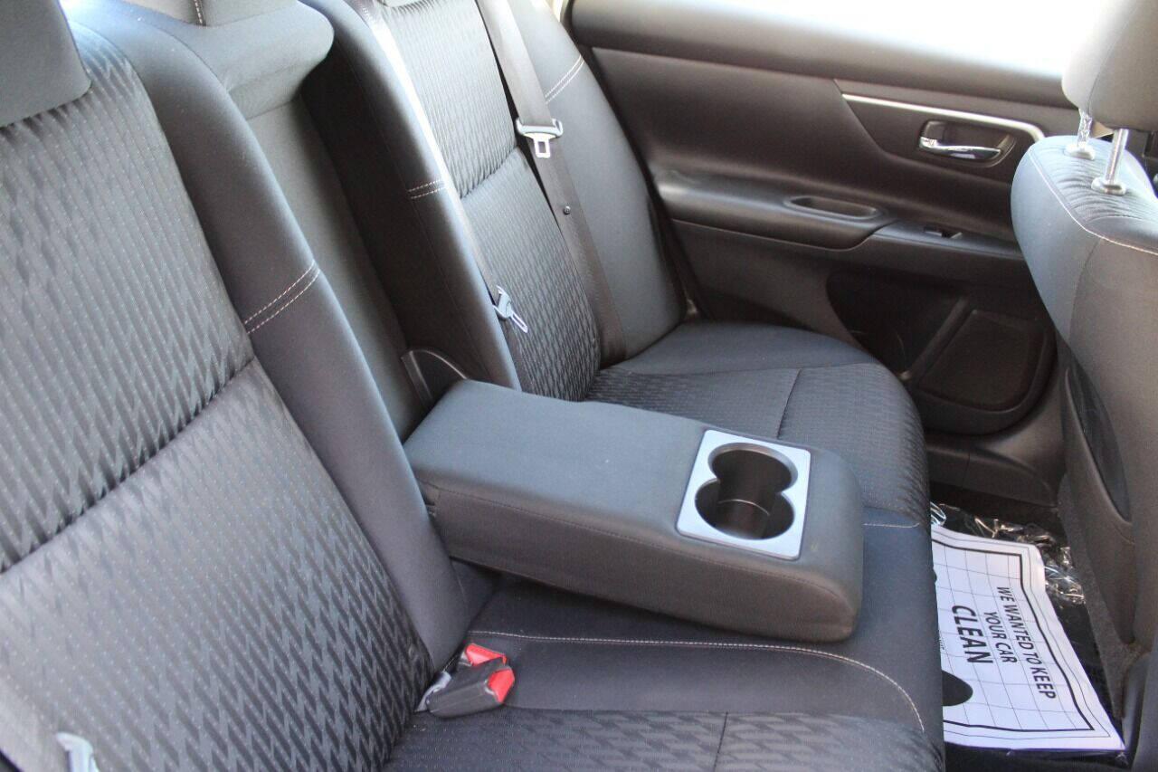 2018 Charcoal Nissan Altima 2.5 (1N4AL3AP4JC) with an 2.5L L4 DOHC 16V engine, CVT transmission, located at 4301 NW 39th , Oklahoma City, OK, 73112, (405) 949-5600, 35.512135, -97.598671 - NO DRIVERS LICENCE NO-FULL COVERAGE INSURANCE-NO CREDIT CHECK. COME ON OVER TO SUPERSPORTS AND TAKE A LOOK AND TEST DRIVE. PLEASE GIVE US A CALL AT (405) 949-5600. NO LICENCIA DE MANEJAR- NO SEGURO DE COBERTURA TOTAL- NO VERIFICACION DE CREDITO. POR FAVOR VENGAN A SUPERSPORTS, ECHE UN V - Photo#22