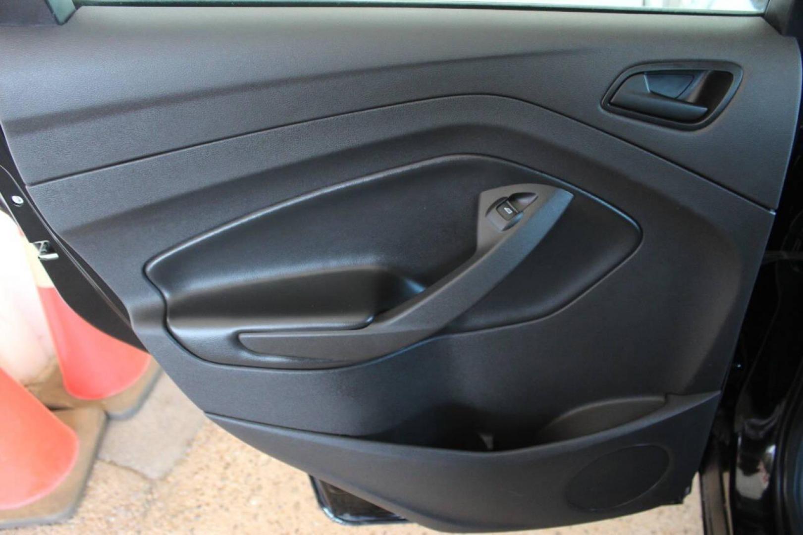 2017 Black Ford Escape S FWD (1FMCU0F73HU) with an 2.5L L4 DOHC 16V engine, 6A transmission, located at 4301 NW 39th , Oklahoma City, OK, 73112, (405) 949-5600, 35.512135, -97.598671 - NO DRIVERS LICENCE NO-FULL COVERAGE INSURANCE-NO CREDIT CHECK. COME ON OVER TO SUPERSPORTS AND TAKE A LOOK AND TEST DRIVE. PLEASE GIVE US A CALL AT (405) 949-5600. NO LICENSIA DE MANEJAR- NO SEGURO DE COBERTURA TOTAL- NO VERIFICACCION DE CREDITO. POR FAVOR VENGAN A SUPERSPORTS, - Photo#14