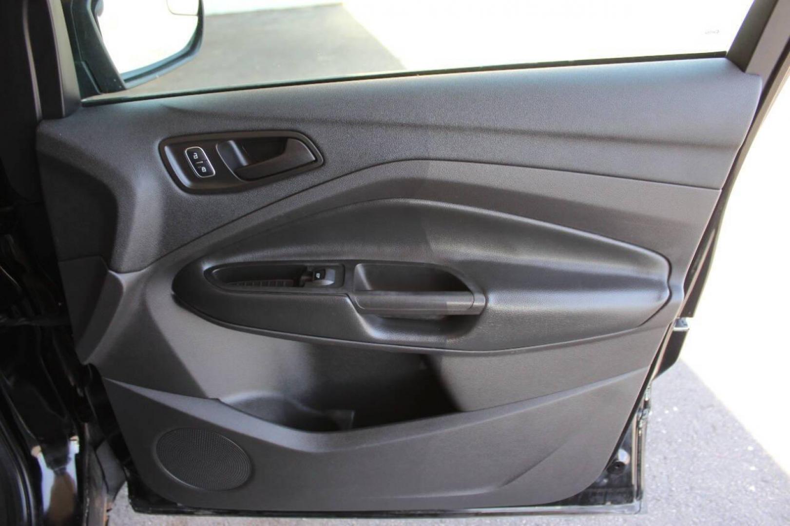 2017 Black Ford Escape S FWD (1FMCU0F73HU) with an 2.5L L4 DOHC 16V engine, 6A transmission, located at 4301 NW 39th , Oklahoma City, OK, 73112, (405) 949-5600, 35.512135, -97.598671 - NO DRIVERS LICENCE NO-FULL COVERAGE INSURANCE-NO CREDIT CHECK. COME ON OVER TO SUPERSPORTS AND TAKE A LOOK AND TEST DRIVE. PLEASE GIVE US A CALL AT (405) 949-5600. NO LICENSIA DE MANEJAR- NO SEGURO DE COBERTURA TOTAL- NO VERIFICACCION DE CREDITO. POR FAVOR VENGAN A SUPERSPORTS, - Photo#9