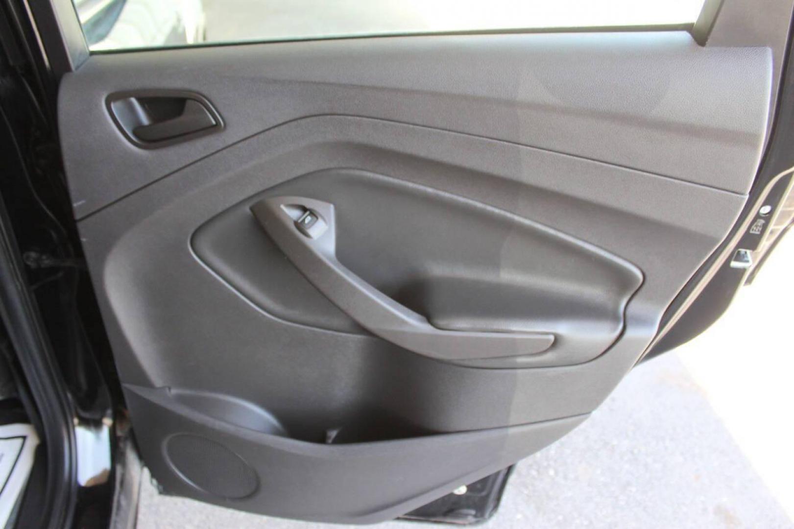 2017 Black Ford Escape S FWD (1FMCU0F73HU) with an 2.5L L4 DOHC 16V engine, 6A transmission, located at 4301 NW 39th , Oklahoma City, OK, 73112, (405) 949-5600, 35.512135, -97.598671 - NO DRIVERS LICENCE NO-FULL COVERAGE INSURANCE-NO CREDIT CHECK. COME ON OVER TO SUPERSPORTS AND TAKE A LOOK AND TEST DRIVE. PLEASE GIVE US A CALL AT (405) 949-5600. NO LICENSIA DE MANEJAR- NO SEGURO DE COBERTURA TOTAL- NO VERIFICACCION DE CREDITO. POR FAVOR VENGAN A SUPERSPORTS, - Photo#11