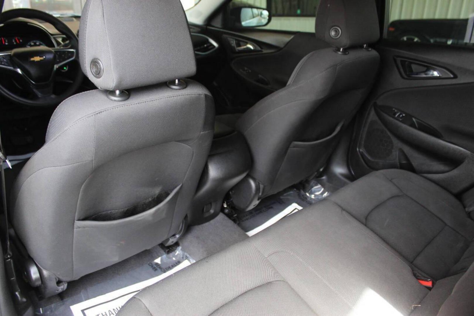 2018 Silver Chevrolet Malibu LS (1G1ZB5STXJF) with an 1.5L L4 DOHC 16V engine, 6A transmission, located at 4301 NW 39th , Oklahoma City, OK, 73112, (405) 949-5600, 35.512135, -97.598671 - NO DRIVERS LICENCE NO-FULL COVERAGE INSURANCE-NO CREDIT CHECK. COME ON OVER TO SUPERSPORTS AND TAKE A LOOK AND TEST DRIVE. PLEASE GIVE US A CALL AT (405) 949-5600. NO LICENSIA DE MANEJAR- NO SEGURO DE COBERTURA TOTAL- NO VERIFICACCION DE CREDITO. POR FAVOR VENGAN A SUPERSPORTS, ECHE UN - Photo#14