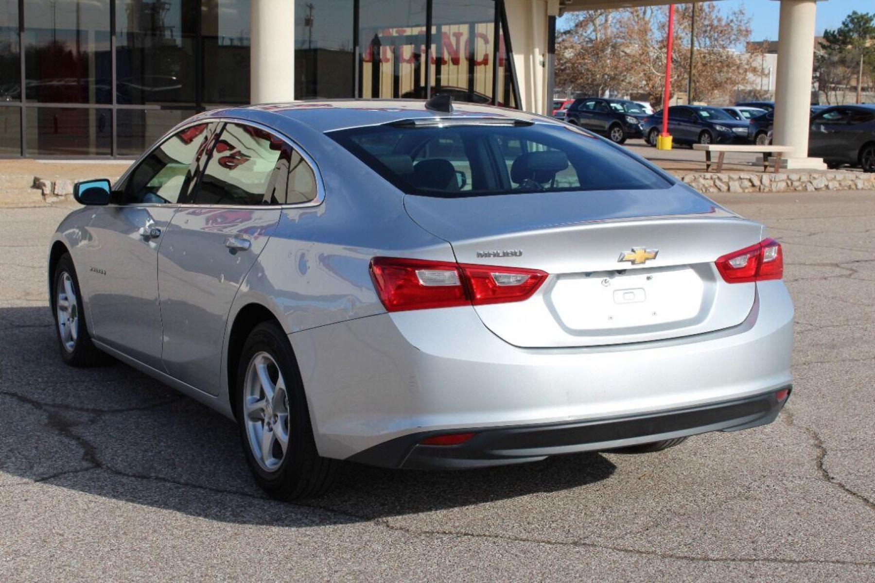 2018 Silver Chevrolet Malibu (1G1ZB5STXJF) with an 1.5L I4 Turbocharger 1.5L I4 engine, Automatic 6-Speed transmission, located at 4301 NW 39th , Oklahoma City, OK, 73112, (405) 949-5600, 35.512135, -97.598671 - NO DRIVERS LICENCE NO-FULL COVERAGE INSURANCE-NO CREDIT CHECK. COME ON OVER TO SUPERSPORTS AND TAKE A LOOK AND TEST DRIVE PLEASE GIVE US A CALL AT (405) 949-5600. NO LICENSIA DE MANEJAR- NO SEGURO DE COBERTURA TOTAL- NO VERIFICACCION DE CREDITO. POR FAVOR VENGAN A SUPERSPORTS, E - Photo #4