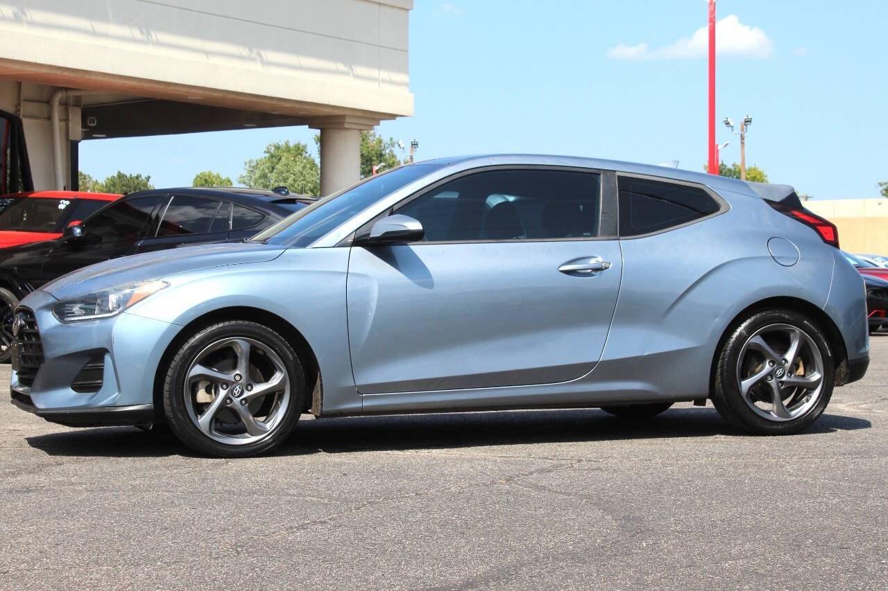 2019 Blue Hyundai Veloster 2.0 6A (KMHTG6AF0KU) with an 2.0L I4 2.0L I4 engine, Automatic 6-Speed transmission, located at 4301 NW 39th , Oklahoma City, OK, 73112, (405) 949-5600, 35.512135, -97.598671 - Hablamos espanol. SPEND SMART --- BUY FROM SUPER SPORTS. ALL PRICES, DOWN PAYMENTS, PAYMENTS, AND FINANCE TERMS ARE NEGOTIABLE AT THE TIME OF APPROVAL. WE WILL WORK WITH YOU TO FIT YOUR BUDGET. WE WILL EVEN LOWER AND ADJUST THE NUMBERS TO HELP MAKE THE VE HICLE MORE AFFORDABLE FOR YOU.- Photo#4