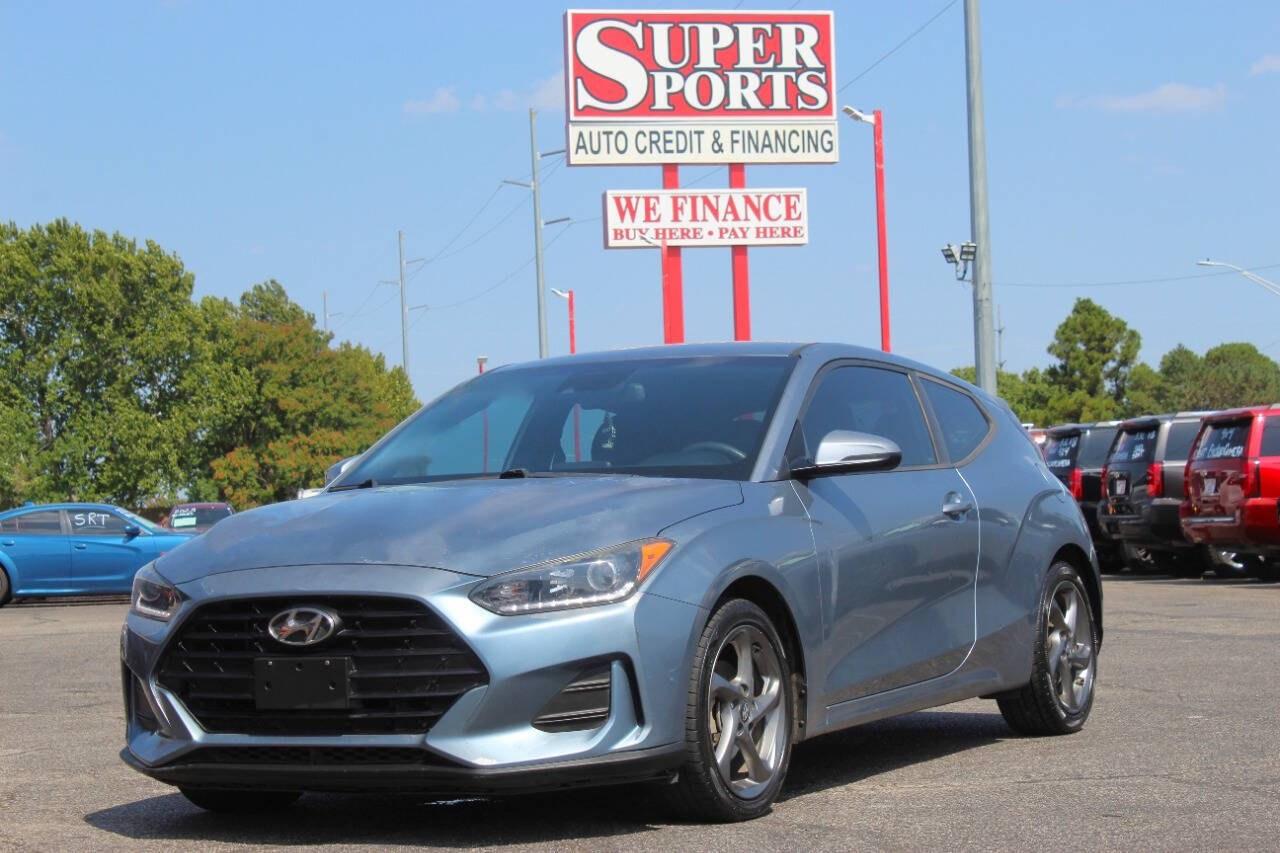 2019 Blue Hyundai Veloster 2.0 6A (KMHTG6AF0KU) with an 2.0L I4 2.0L I4 engine, Automatic 6-Speed transmission, located at 4301 NW 39th , Oklahoma City, OK, 73112, (405) 949-5600, 35.512135, -97.598671 - Hablamos espanol. SPEND SMART --- BUY FROM SUPER SPORTS. ALL PRICES, DOWN PAYMENTS, PAYMENTS, AND FINANCE TERMS ARE NEGOTIABLE AT THE TIME OF APPROVAL. WE WILL WORK WITH YOU TO FIT YOUR BUDGET. WE WILL EVEN LOWER AND ADJUST THE NUMBERS TO HELP MAKE THE VE HICLE MORE AFFORDABLE FOR YOU.- Photo#5