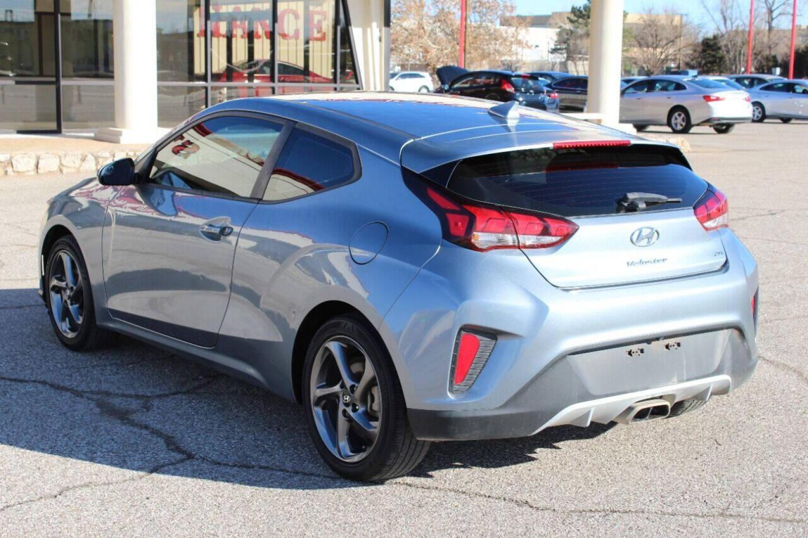 2019 Blue Hyundai Veloster 2.0 6A (KMHTG6AF0KU) with an 2.0L L4 DOHC 16V engine, 6A transmission, located at 4301 NW 39th , Oklahoma City, OK, 73112, (405) 949-5600, 35.512135, -97.598671 - NO DRIVERS LICENCE NO-FULL COVERAGE INSURANCE-NO CREDIT CHECK. COME ON OVER TO SUPERSPORTS AND TAKE A LOOK AND TEST DRIVE. PLEASE GIVE US A CALL AT (405) 949-5600. NO LICENSIA DE MANEJAR- NO SEGURO DE COBERTURA TOTAL- NO VERIFICACCION DE CREDITO. POR FAVOR VENGAN A SUPERSPORTS, ECHE UN - Photo#5