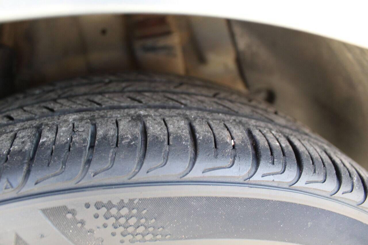 2019 Blue Hyundai Veloster 2.0 6A (KMHTG6AF0KU) with an 2.0L I4 2.0L I4 engine, Automatic 6-Speed transmission, located at 4301 NW 39th , Oklahoma City, OK, 73112, (405) 949-5600, 35.512135, -97.598671 - NO DRIVERS LICENCE NO-FULL COVERAGE INSURANCE-NO CREDIT CHECK. COME ON OVER TO SUPERSPORTS AND TAKE A LOOK AND TEST DRIVE. PLEASE GIVE US A CALL AT (405) 949-5600. NO LICENSIA DE MANEJAR- NO SEGURO DE COBERTURA TOTAL- NO VERIFICACCION DE CREDITO. POR FAVOR VENGAN A SUPERSPORTS, ECHE UN - Photo#8