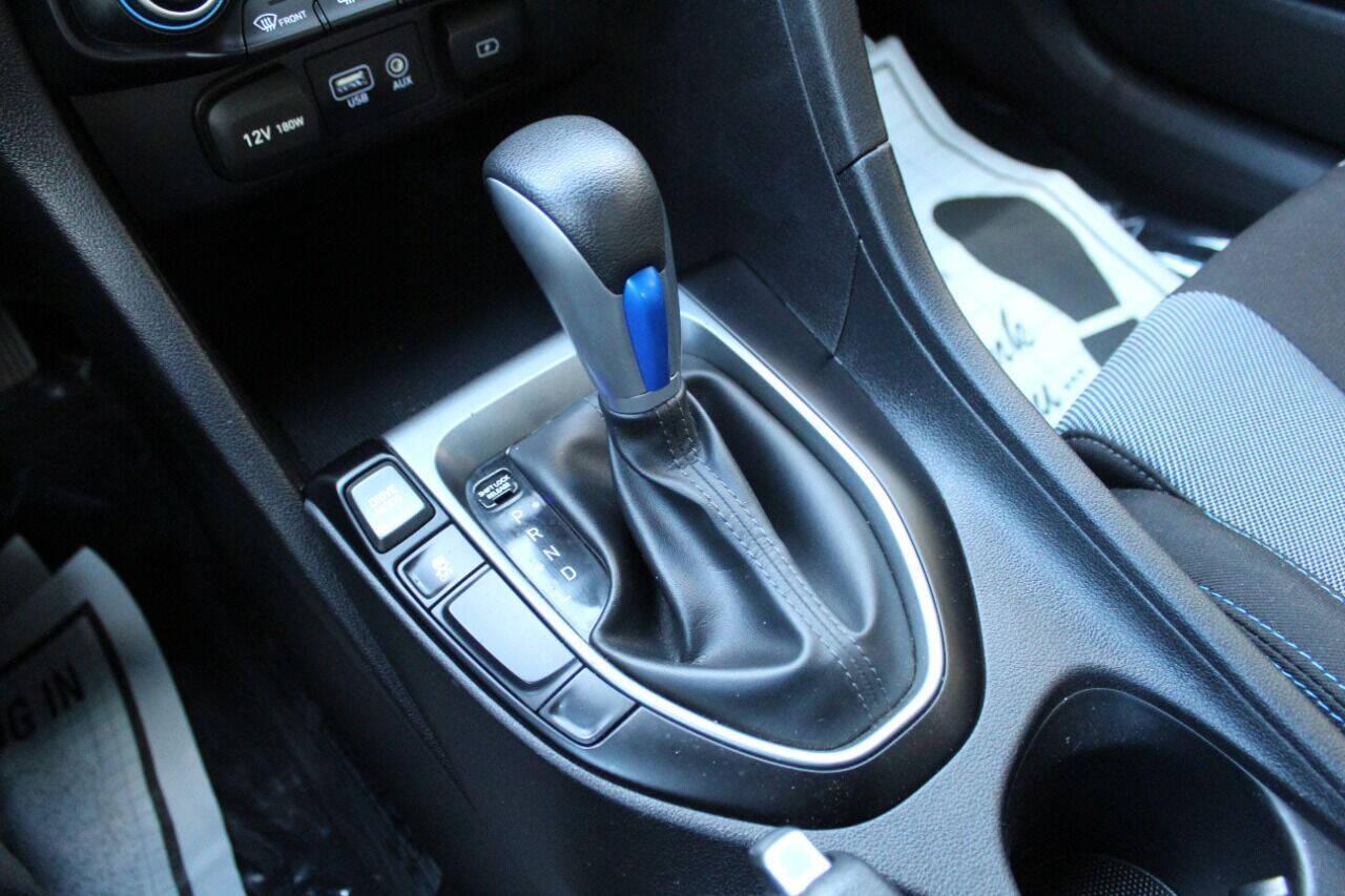 2019 Blue Hyundai Veloster 2.0 6A (KMHTG6AF0KU) with an 2.0L I4 2.0L I4 engine, Automatic 6-Speed transmission, located at 4301 NW 39th , Oklahoma City, OK, 73112, (405) 949-5600, 35.512135, -97.598671 - NO DRIVERS LICENCE NO-FULL COVERAGE INSURANCE-NO CREDIT CHECK. COME ON OVER TO SUPERSPORTS AND TAKE A LOOK AND TEST DRIVE. PLEASE GIVE US A CALL AT (405) 949-5600. NO LICENSIA DE MANEJAR- NO SEGURO DE COBERTURA TOTAL- NO VERIFICACCION DE CREDITO. POR FAVOR VENGAN A SUPERSPORTS, ECHE UN - Photo#20