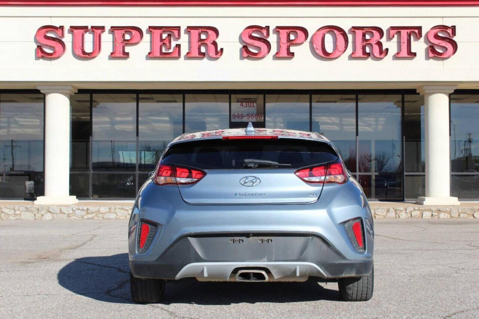 2019 Blue Hyundai Veloster 2.0 6A (KMHTG6AF0KU) with an 2.0L L4 DOHC 16V engine, 6A transmission, located at 4301 NW 39th , Oklahoma City, OK, 73112, (405) 949-5600, 35.512135, -97.598671 - NO DRIVERS LICENCE NO-FULL COVERAGE INSURANCE-NO CREDIT CHECK. COME ON OVER TO SUPERSPORTS AND TAKE A LOOK AND TEST DRIVE. PLEASE GIVE US A CALL AT (405) 949-5600. NO LICENSIA DE MANEJAR- NO SEGURO DE COBERTURA TOTAL- NO VERIFICACCION DE CREDITO. POR FAVOR VENGAN A SUPERSPORTS, ECHE UN - Photo#4