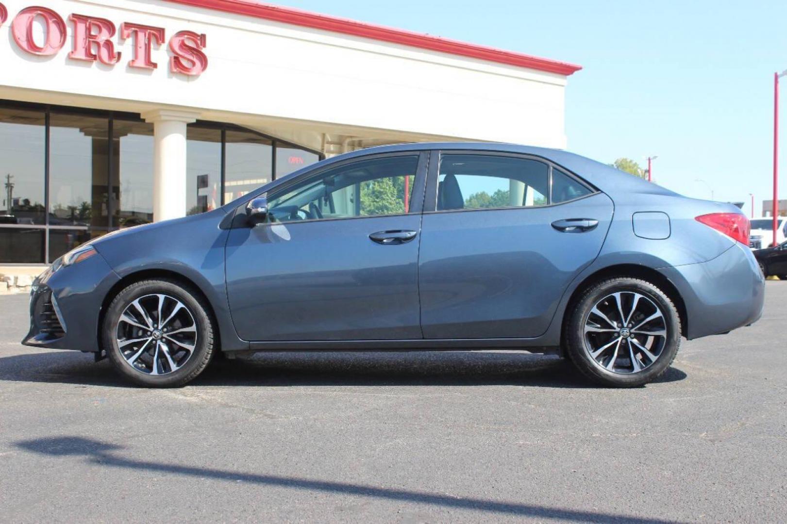 2017 Gray Toyota Corolla L CVT (2T1BURHEXHC) with an 1.8L L4 DOHC 16V engine, CVT transmission, located at 4301 NW 39th , Oklahoma City, OK, 73112, (405) 949-5600, 35.512135, -97.598671 - NO DRIVERS LICENCE NO-FULL COVERAGE INSURANCE-NO CREDIT CHECK. COME ON OVER TO SUPERSPORTS AND TAKE A LOOK AND TEST DRIVE. PLEASE GIVE US A CALL AT (405) 949-5600. NO LICENSIA DE MANEJAR- NO SEGURO DE COBERTURA TOTAL- NO VERIFICACCION DE CREDITO. POR FAVOR VENGAN A SUPERSPORTS, ECHE UN - Photo#4