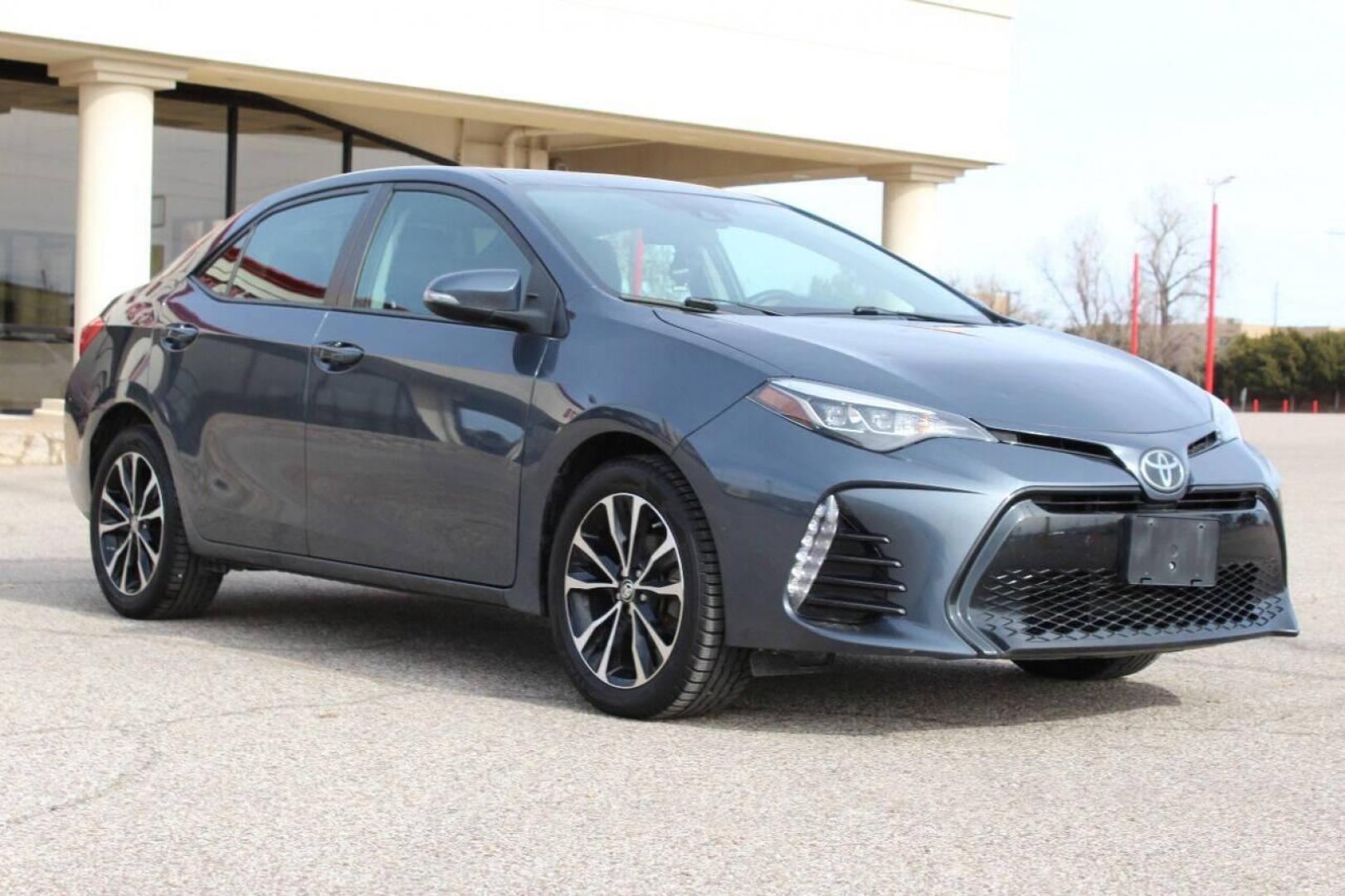 2017 Gray Toyota Corolla L CVT (2T1BURHEXHC) with an 1.8L L4 DOHC 16V engine, CVT transmission, located at 4301 NW 39th , Oklahoma City, OK, 73112, (405) 949-5600, 35.512135, -97.598671 - NO DRIVERS LICENCE NO-FULL COVERAGE INSURANCE-NO CREDIT CHECK. COME ON OVER TO SUPERSPORTS AND TAKE A LOOK AND TEST DRIVE. PLEASE GIVE US A CALL AT (405) 949-5600. NO LICENSIA DE MANEJAR- NO SEGURO DE COBERTURA TOTAL- NO VERIFICACCION DE CREDITO. POR FAVOR VENGAN A SUPERSPORTS, ECHE UN - Photo#21