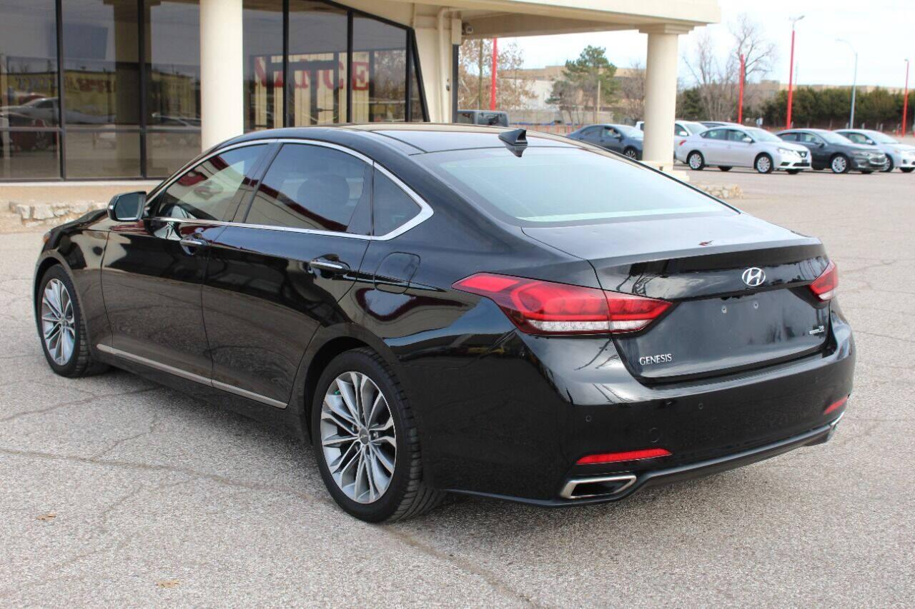 2015 Black Hyundai Genesis 3.8L (KMHGN4JE4FU) with an 3.8L V6 3.8L V6 engine, Automatic 8-Speed transmission, located at 4301 NW 39th , Oklahoma City, OK, 73112, (405) 949-5600, 35.512135, -97.598671 - NO DRIVERS LICENCE NO-FULL COVERAGE INSURANCE-NO CREDIT CHECK. COME ON OVER TO SUPERSPORTS AND TAKE A LOOK AND TEST DRIVE PLEASE GIVE US A CALL AT (405) 949-5600. NO LICENSIA DE MANEJAR- NO SEGURO DE COBERTURA TOTAL- NO VERIFICACCION DE CREDITO. POR FAVOR VENGAN A SUPERSPORTS, ECHE UN VIS - Photo#4