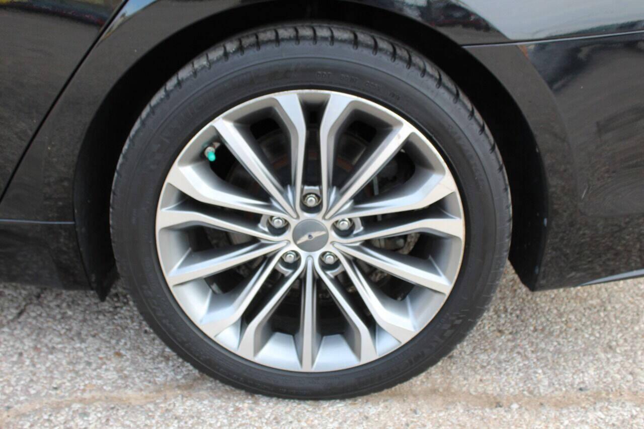 2015 Black Hyundai Genesis 3.8L (KMHGN4JE4FU) with an 3.8L V6 3.8L V6 engine, Automatic 8-Speed transmission, located at 4301 NW 39th , Oklahoma City, OK, 73112, (405) 949-5600, 35.512135, -97.598671 - NO DRIVERS LICENCE NO-FULL COVERAGE INSURANCE-NO CREDIT CHECK. COME ON OVER TO SUPERSPORTS AND TAKE A LOOK AND TEST DRIVE PLEASE GIVE US A CALL AT (405) 949-5600. NO LICENSIA DE MANEJAR- NO SEGURO DE COBERTURA TOTAL- NO VERIFICACCION DE CREDITO. POR FAVOR VENGAN A SUPERSPORTS, ECHE UN VIS - Photo#6