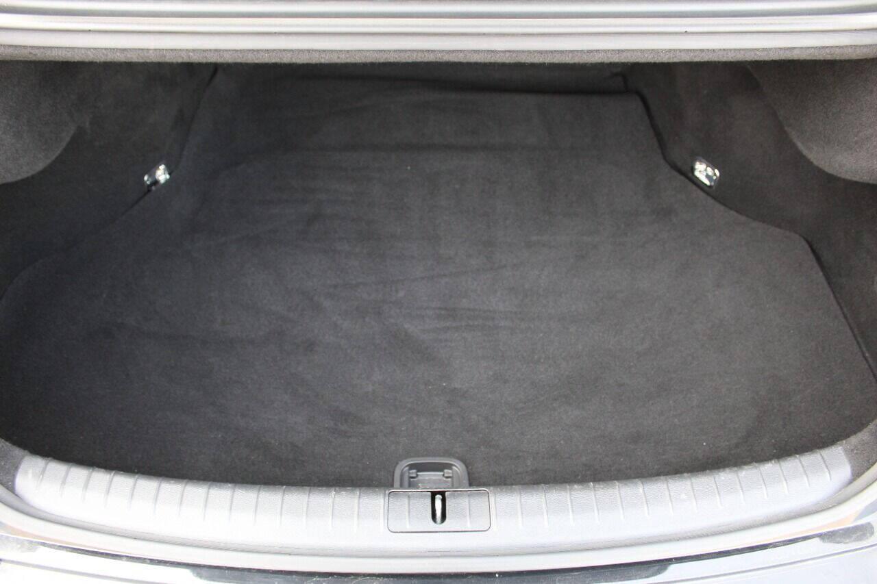 2015 Black Hyundai Genesis 3.8L (KMHGN4JE4FU) with an 3.8L V6 3.8L V6 engine, Automatic 8-Speed transmission, located at 4301 NW 39th , Oklahoma City, OK, 73112, (405) 949-5600, 35.512135, -97.598671 - NO DRIVERS LICENCE NO-FULL COVERAGE INSURANCE-NO CREDIT CHECK. COME ON OVER TO SUPERSPORTS AND TAKE A LOOK AND TEST DRIVE PLEASE GIVE US A CALL AT (405) 949-5600. NO LICENSIA DE MANEJAR- NO SEGURO DE COBERTURA TOTAL- NO VERIFICACCION DE CREDITO. POR FAVOR VENGAN A SUPERSPORTS, ECHE UN VIS - Photo#18